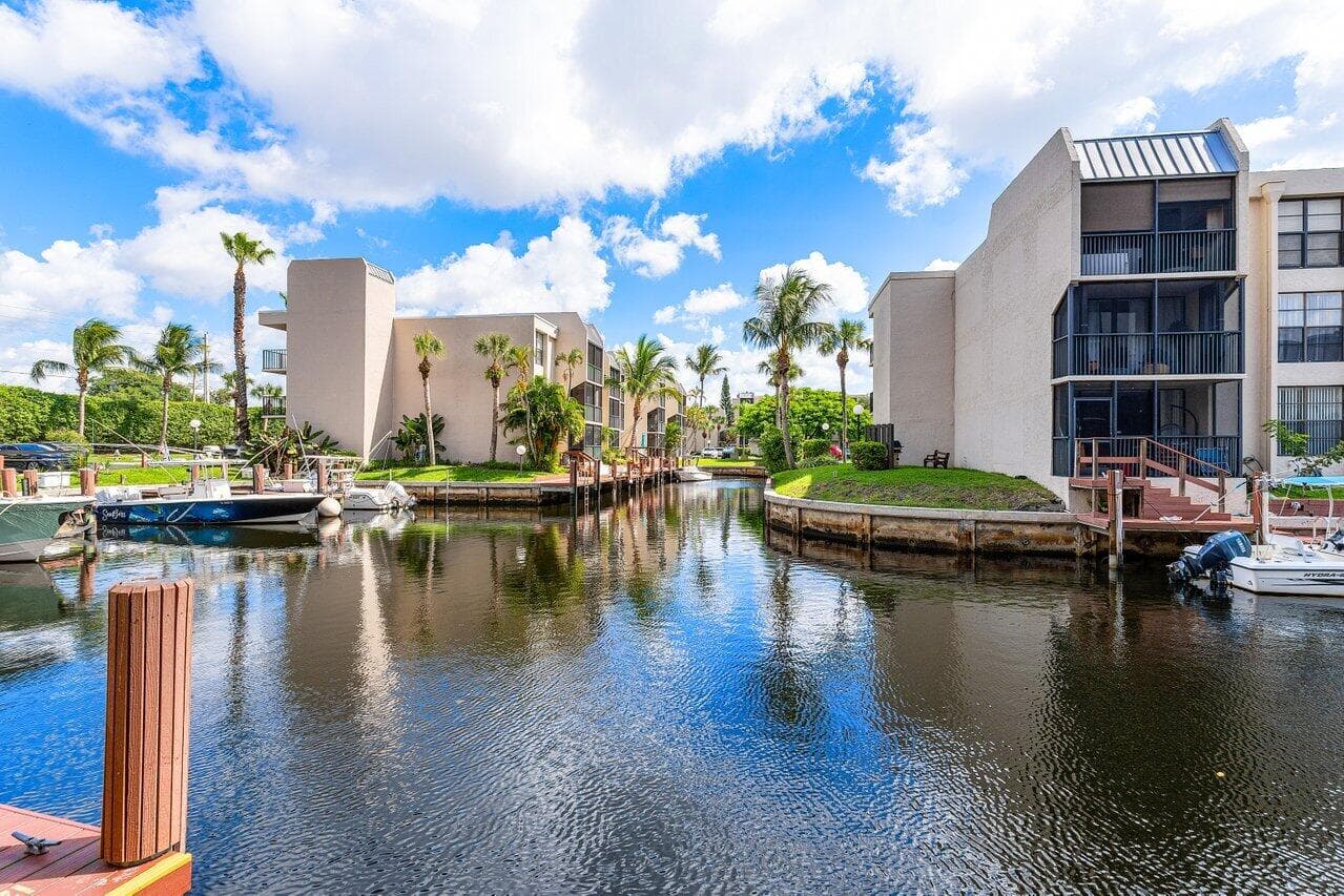 17 Royal Palm Way 105, Boca Raton, FL 33432 — photo 26 of 47