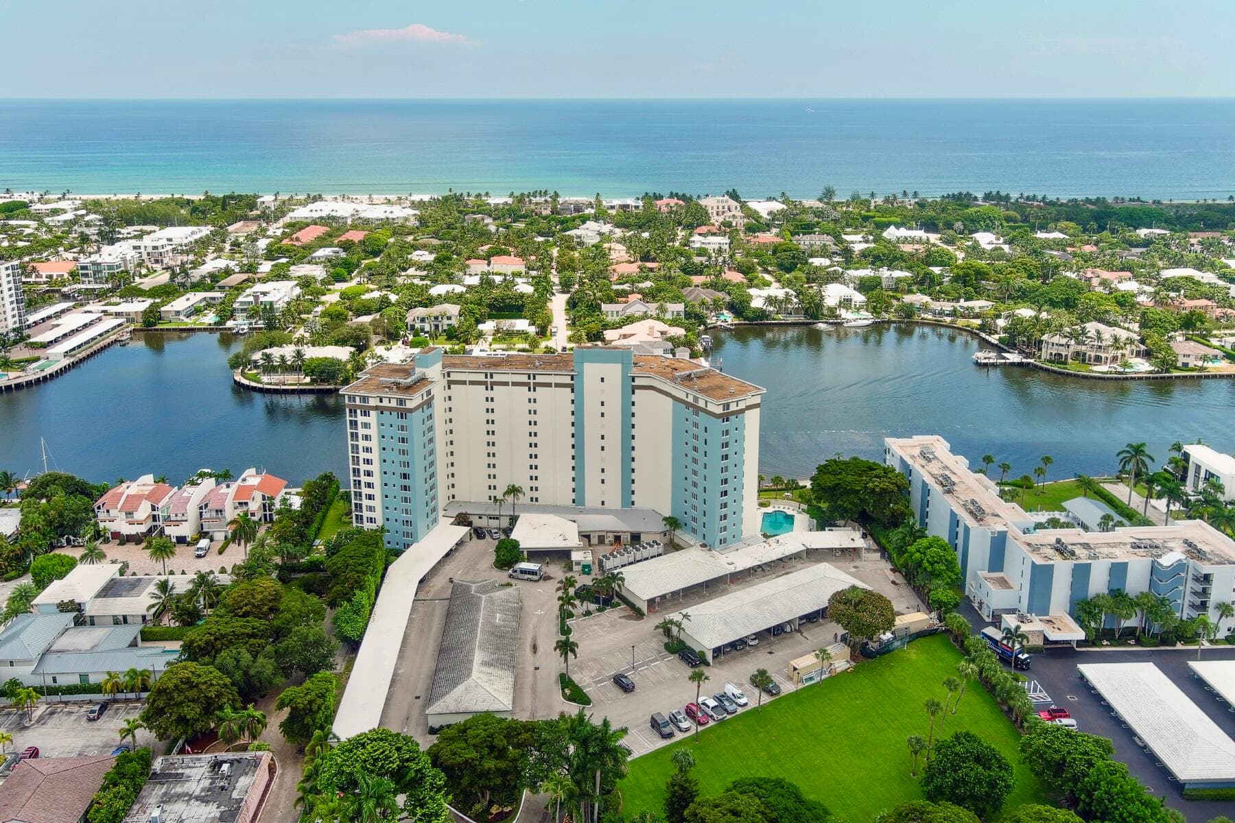 555 SE 6th Avenue 11d, Delray Beach, FL 33483 — photo 1 of 27