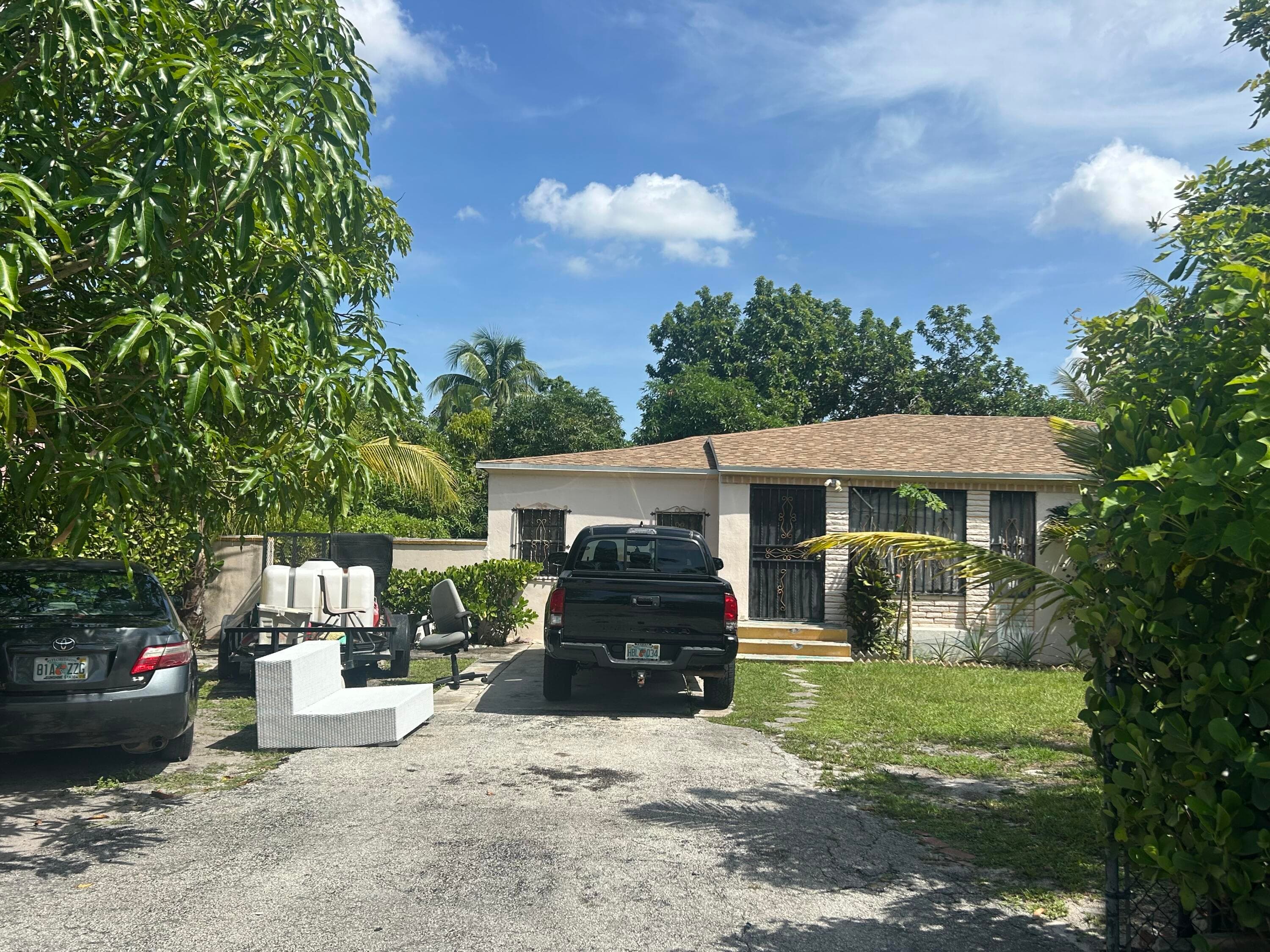 565 NW 143rd Street, Miami, FL 33168 — photo 5 of 5