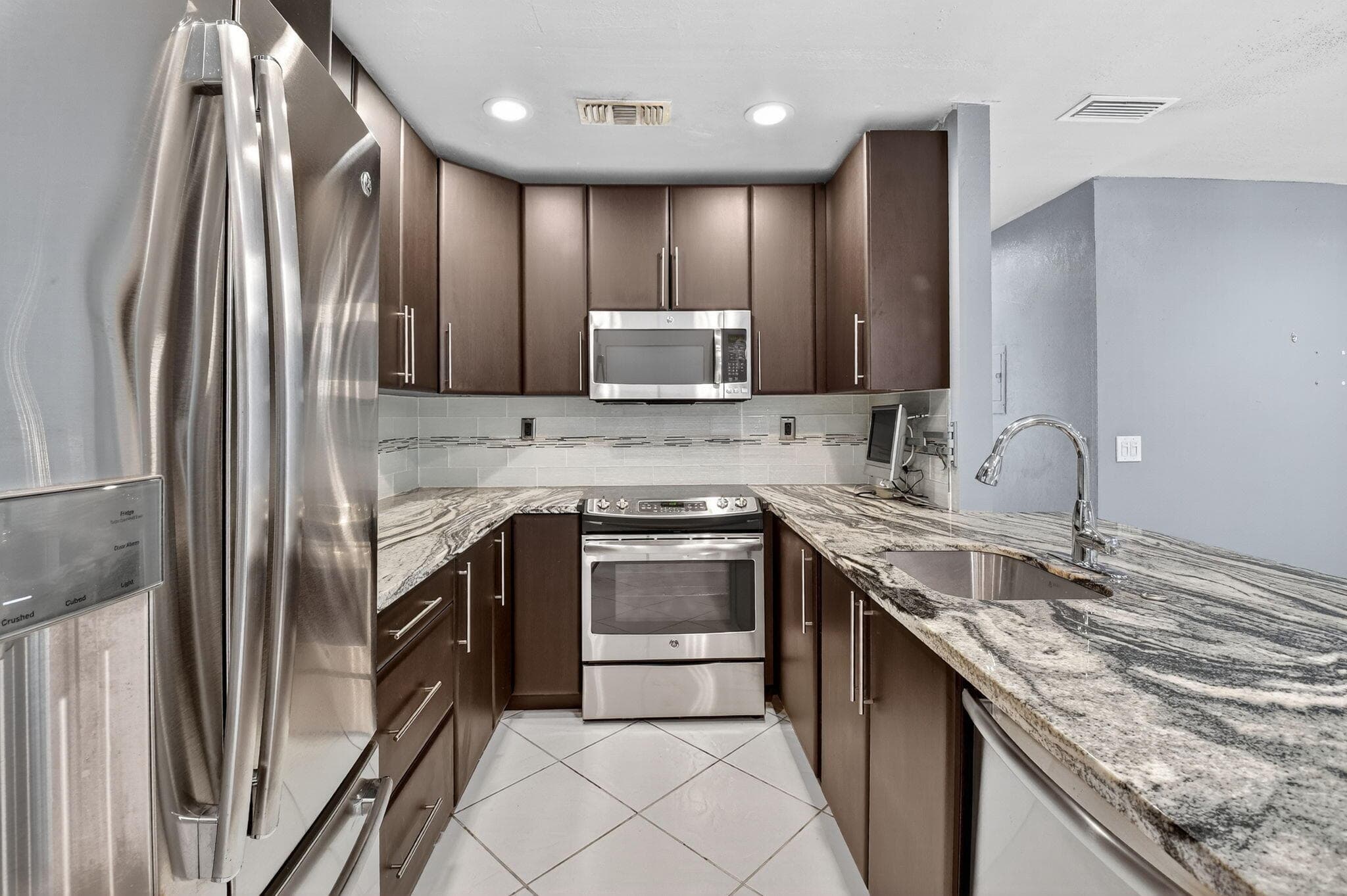 624 Flanders M, Delray Beach, FL 33484 — photo 9 of 44