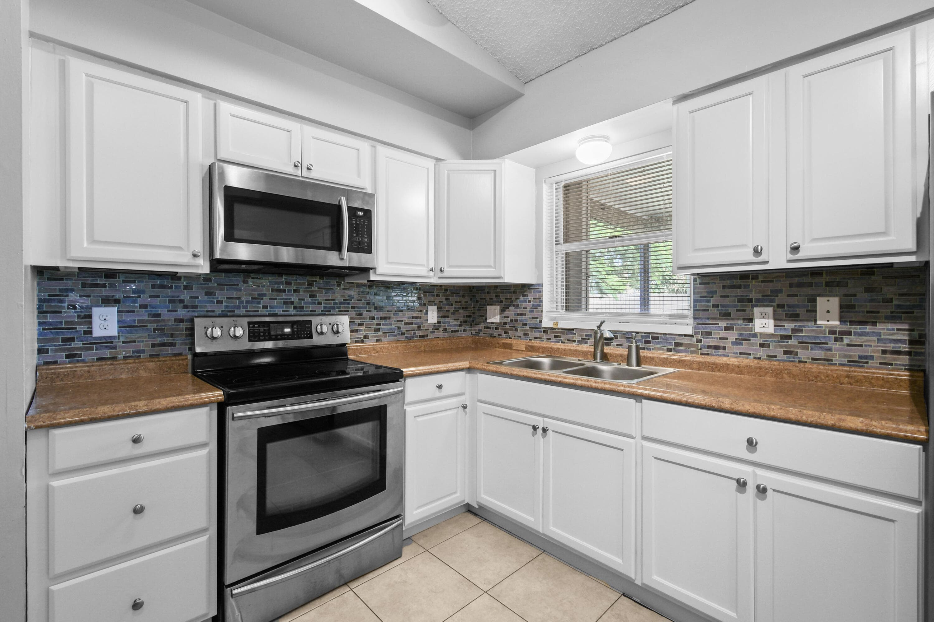 767 SE Chaloupe Avenue, Port St. Lucie, FL 34983 — photo 9 of 34