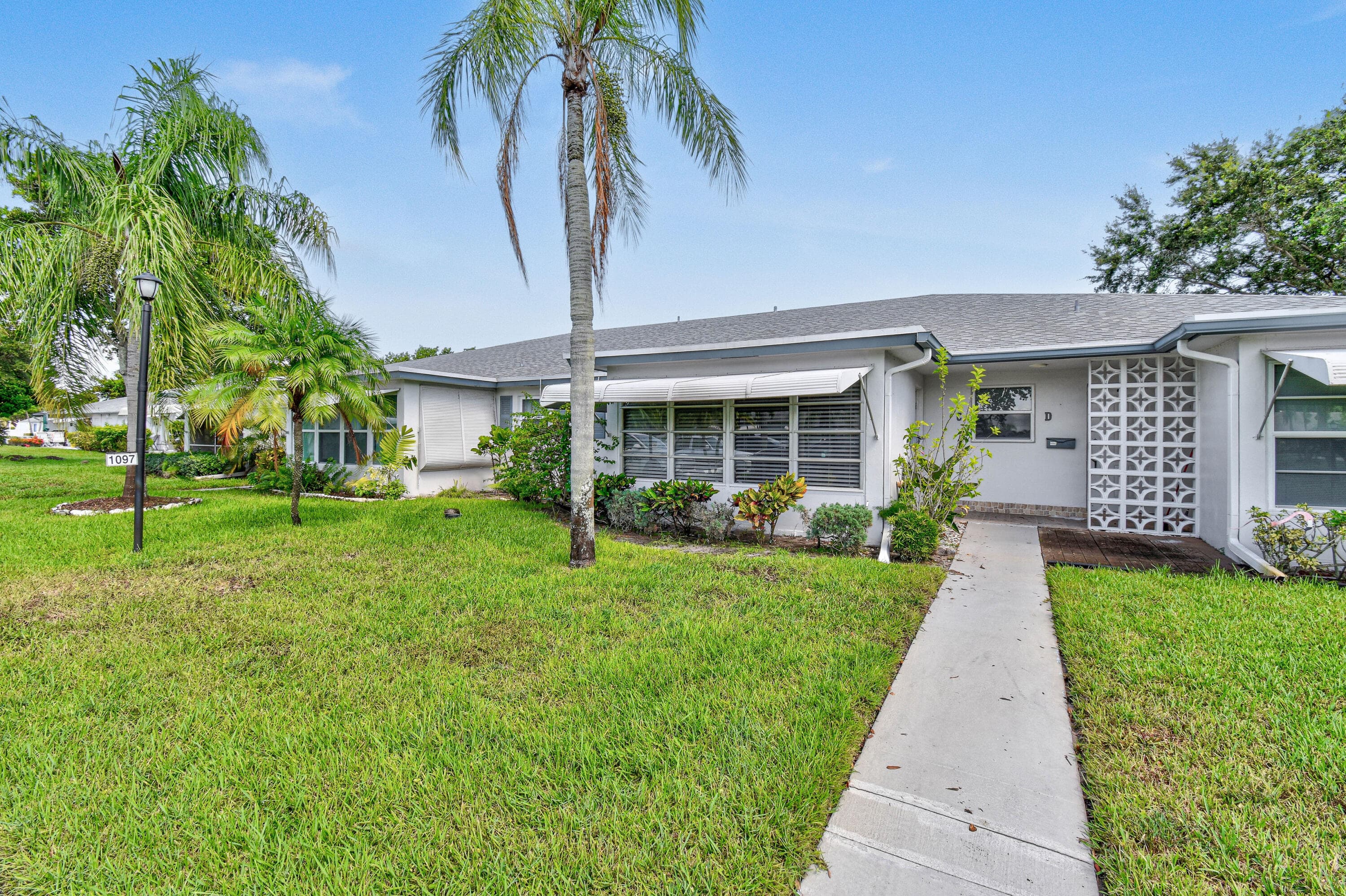 1097 Circle Terrace W C, Delray Beach, FL 33445 — photo 1 of 36