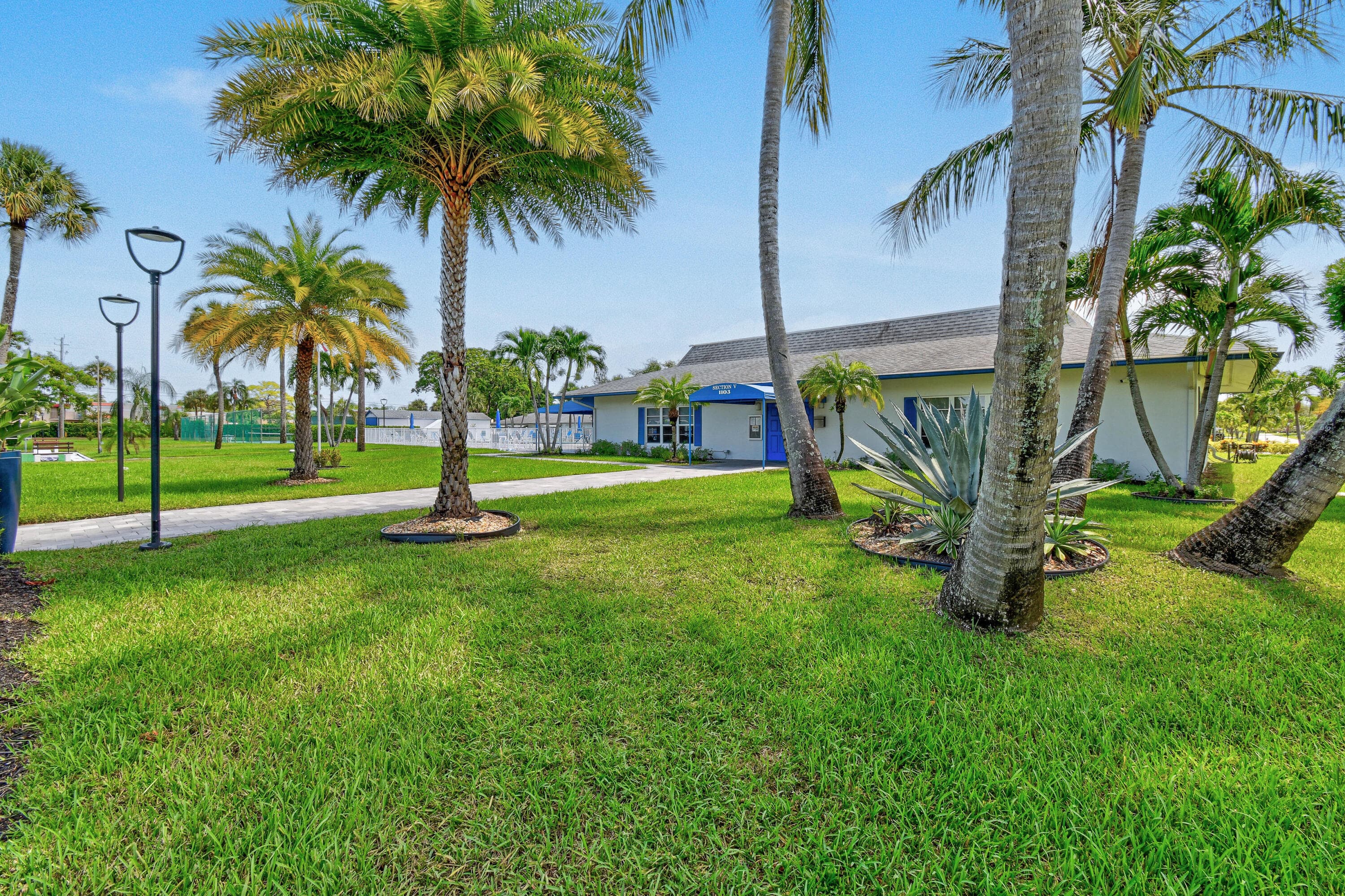 1097 Circle Terrace W C, Delray Beach, FL 33445 — photo 24 of 36