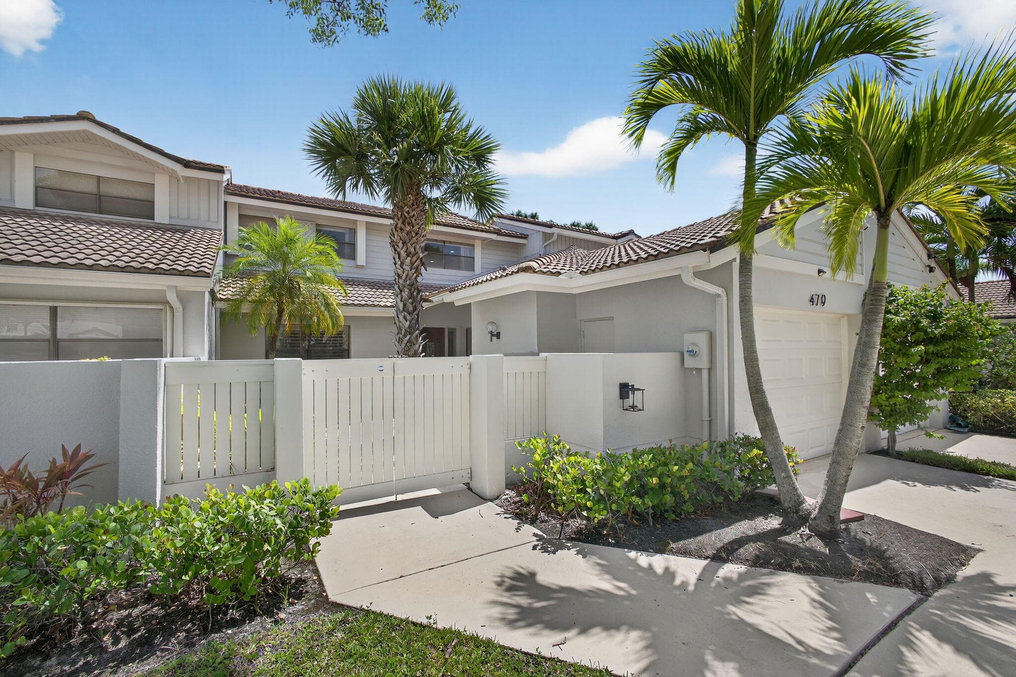479 Prestwick Circle, Palm Beach Gardens, FL 33418 — photo 4 of 90