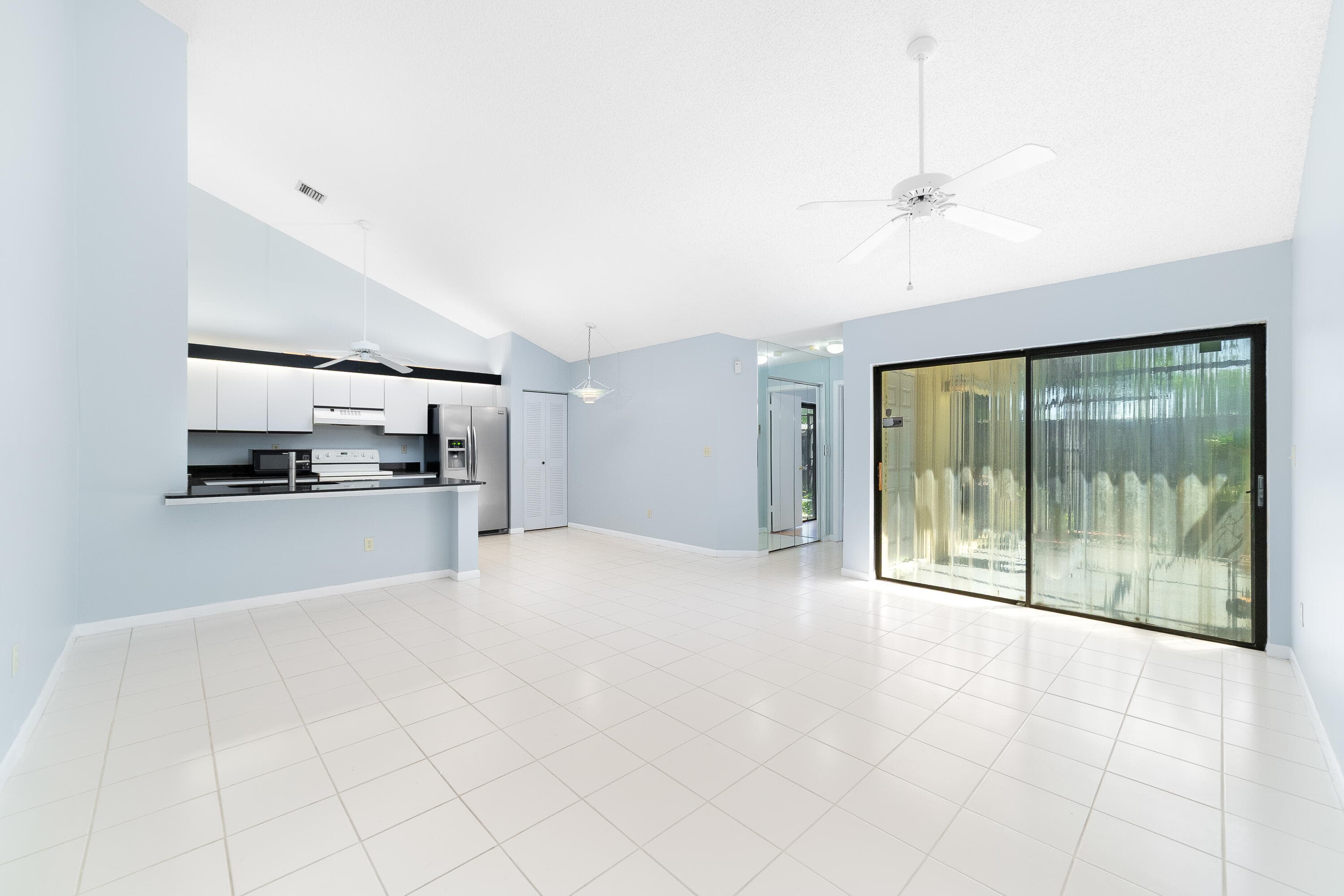 1139 Summit Trail Circle A, West Palm Beach, FL 33415 — photo 2 of 38