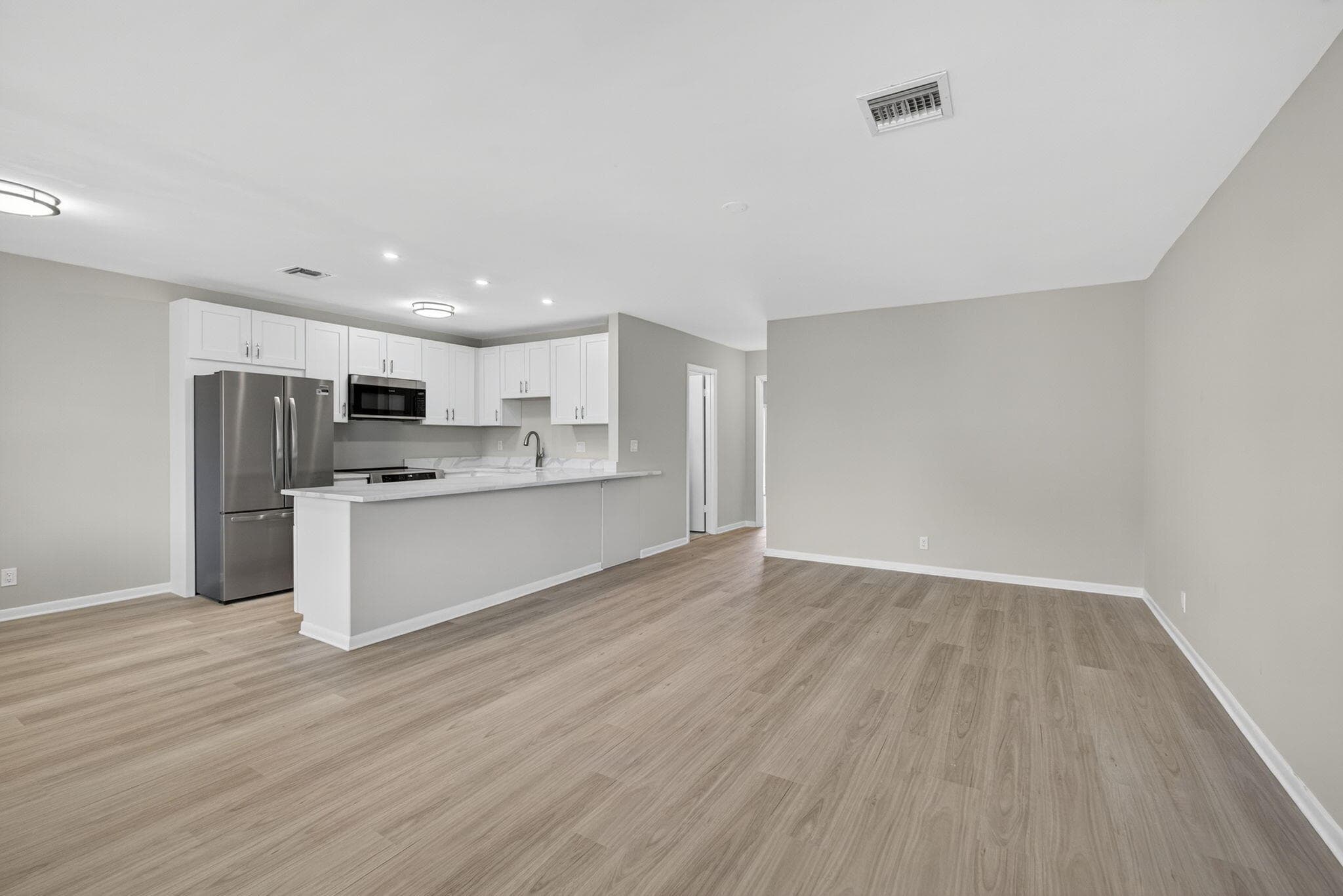 42 Easthampton B, West Palm Beach, FL 33417 — photo 3 of 37