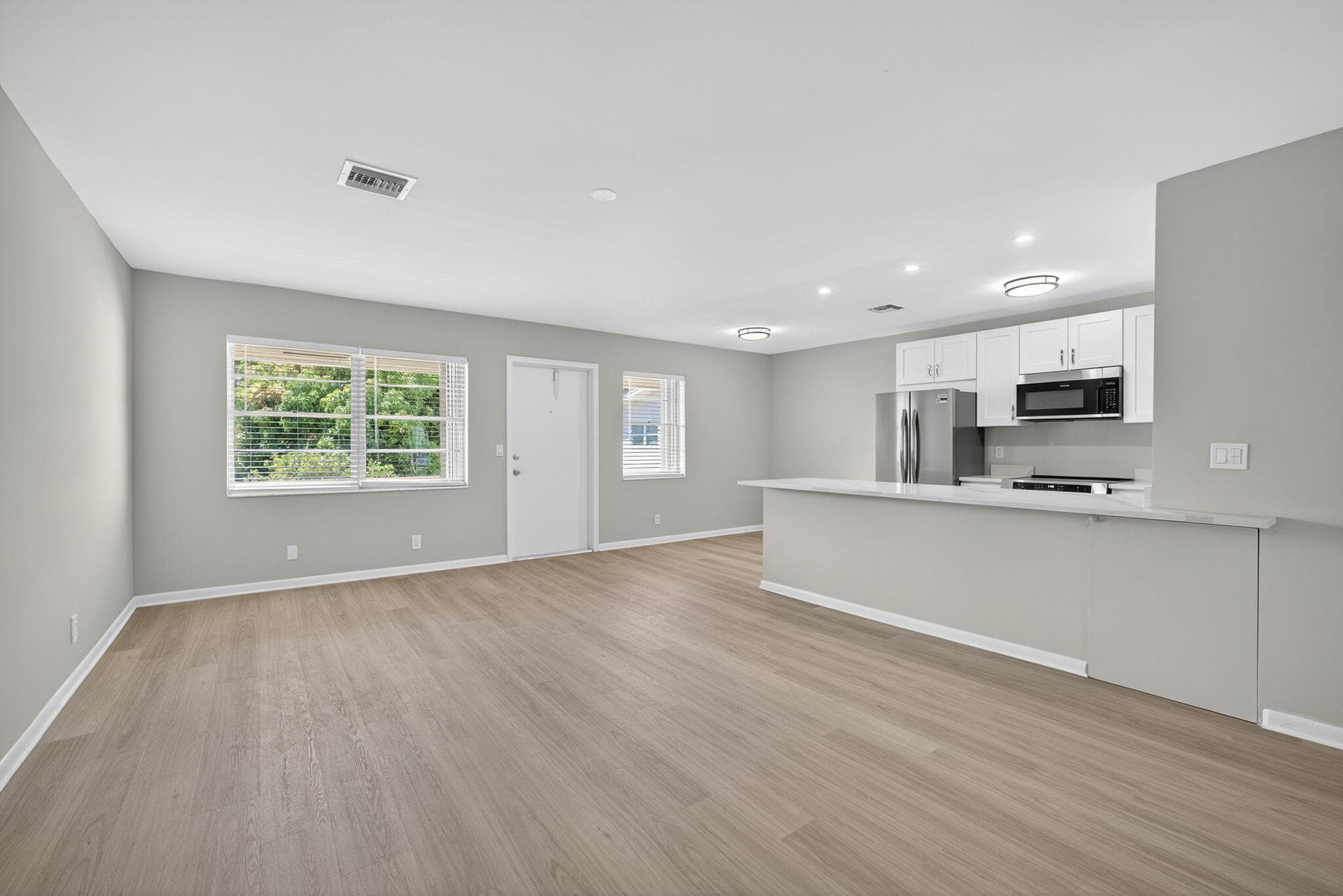 42 Easthampton B, West Palm Beach, FL 33417 — photo 4 of 37