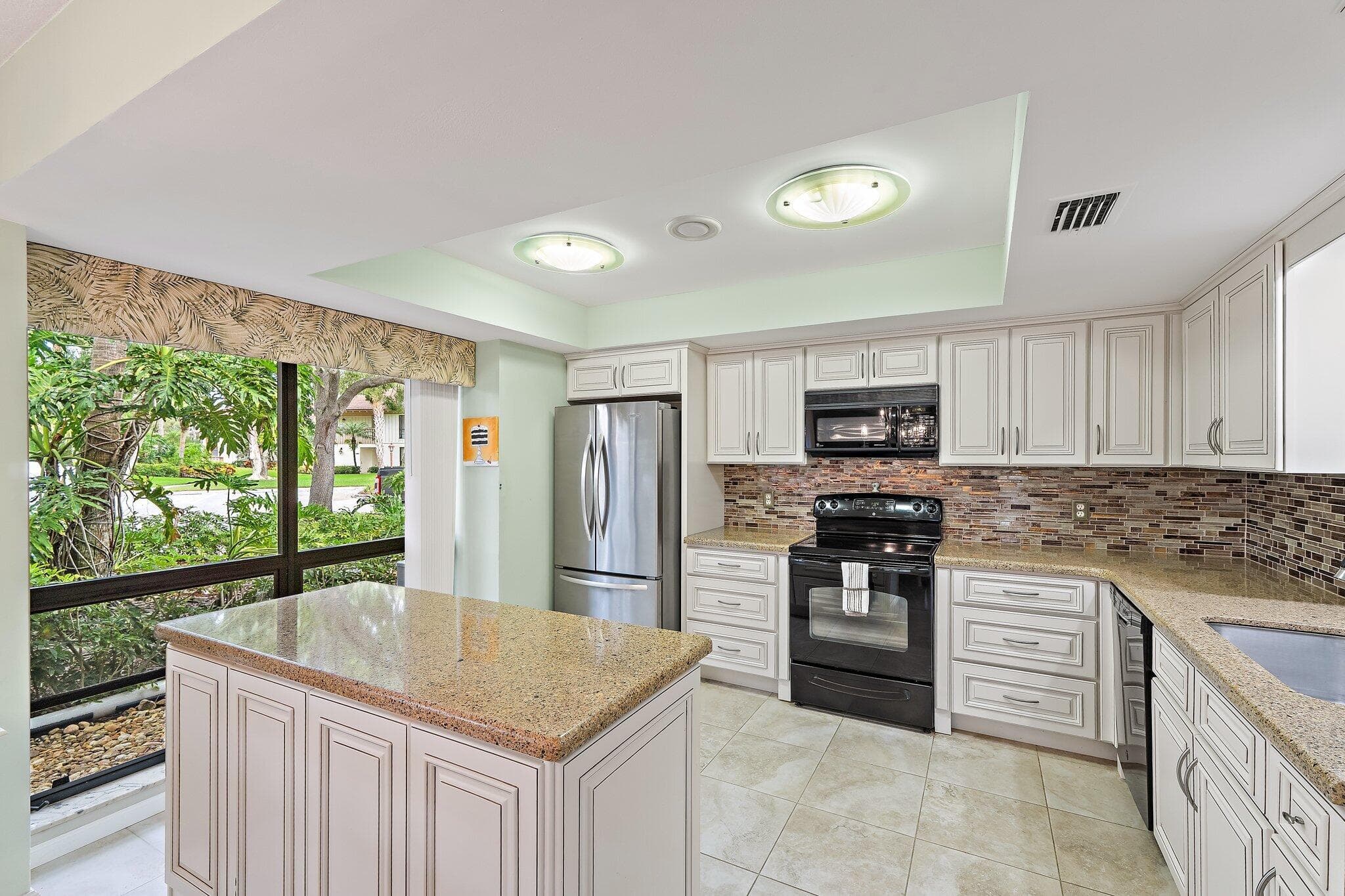 413 Brackenwood Lane S, Palm Beach Gardens, FL 33418 — photo 11 of 32