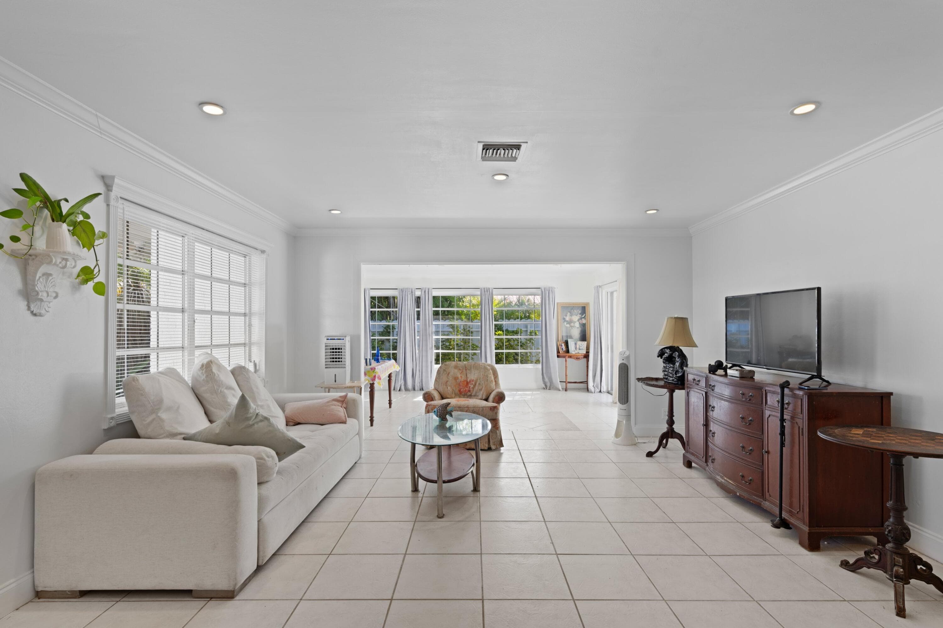 208 34th Street, West Palm Beach, FL 33407 — photo 7 of 27
