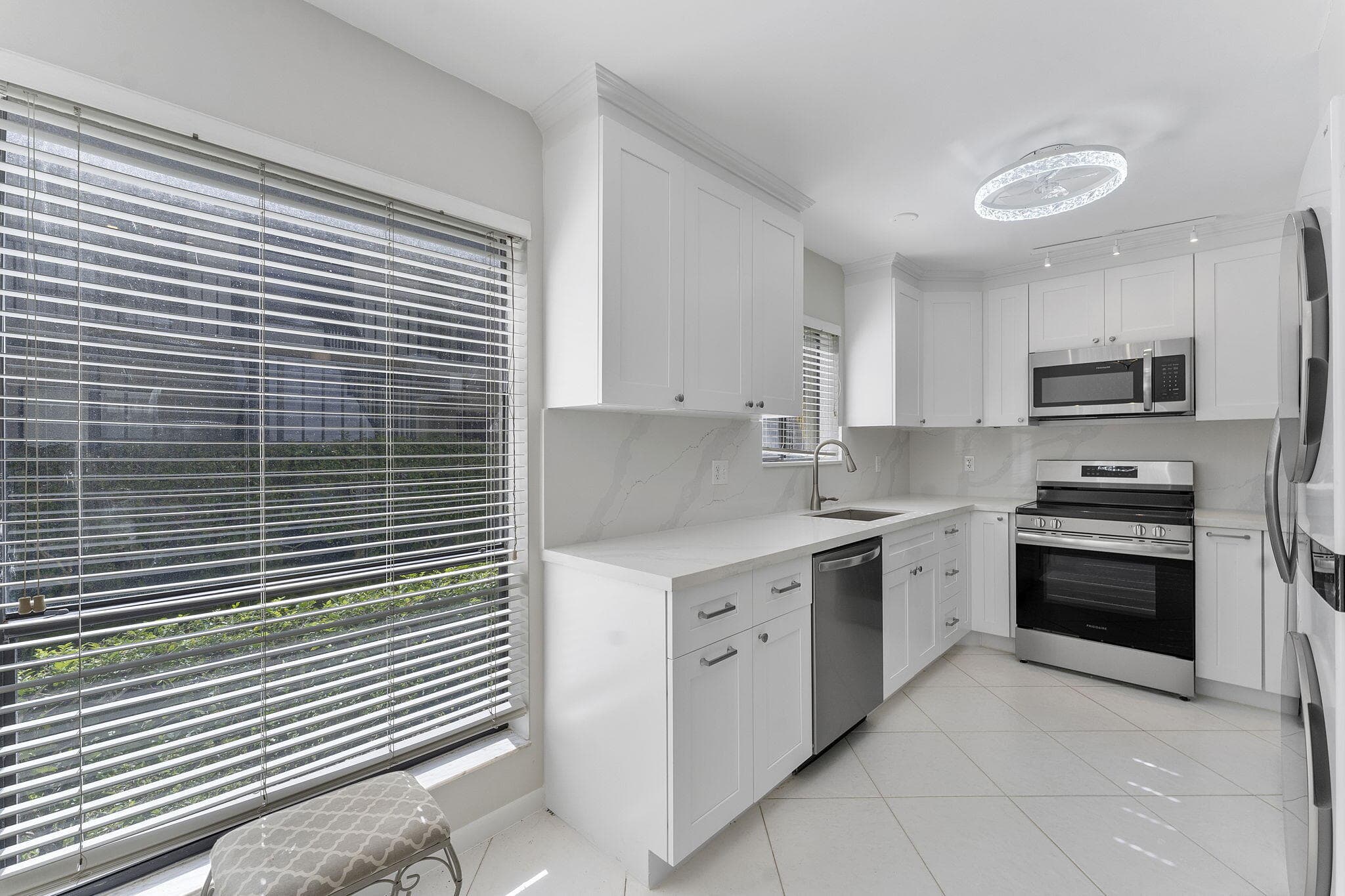 159 NW 70th Street 603, Boca Raton, FL 33487 — photo 7 of 35
