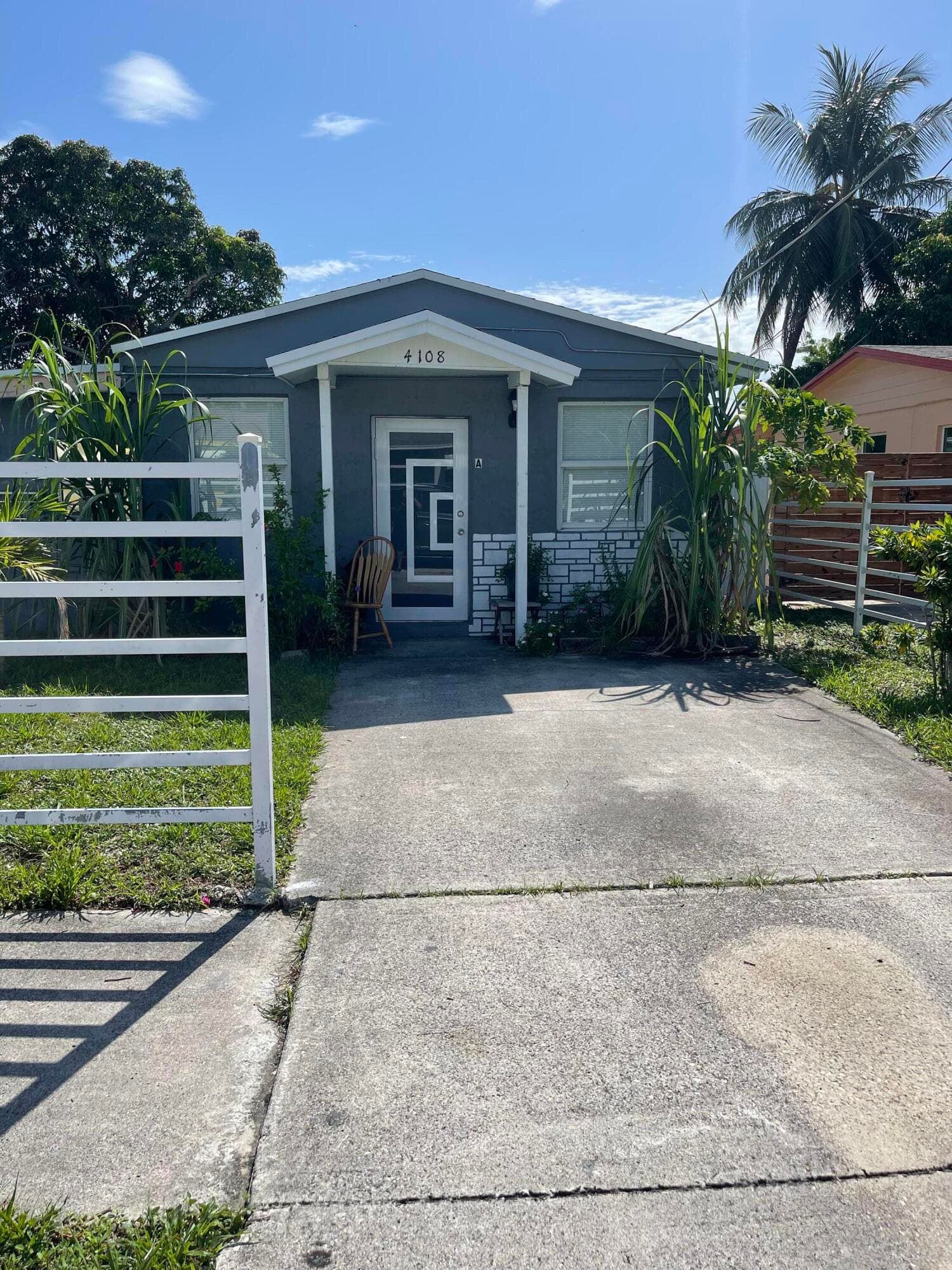 4108 Greenwood Avenue, West Palm Beach, FL 33407 — photo 2 of 22
