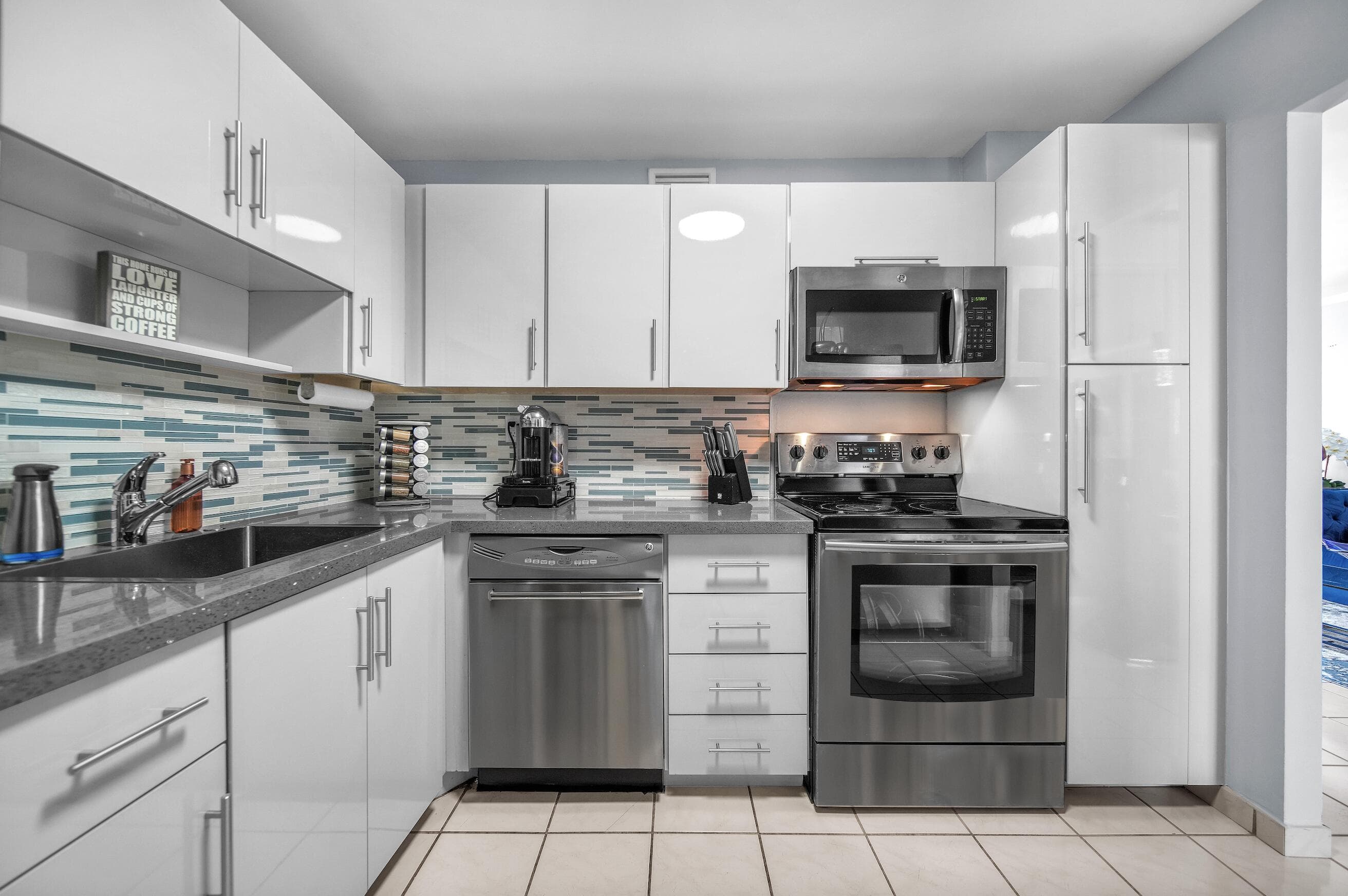 6900 Bay Drive 11i, Miami Beach, FL 33141 — photo 21 of 35