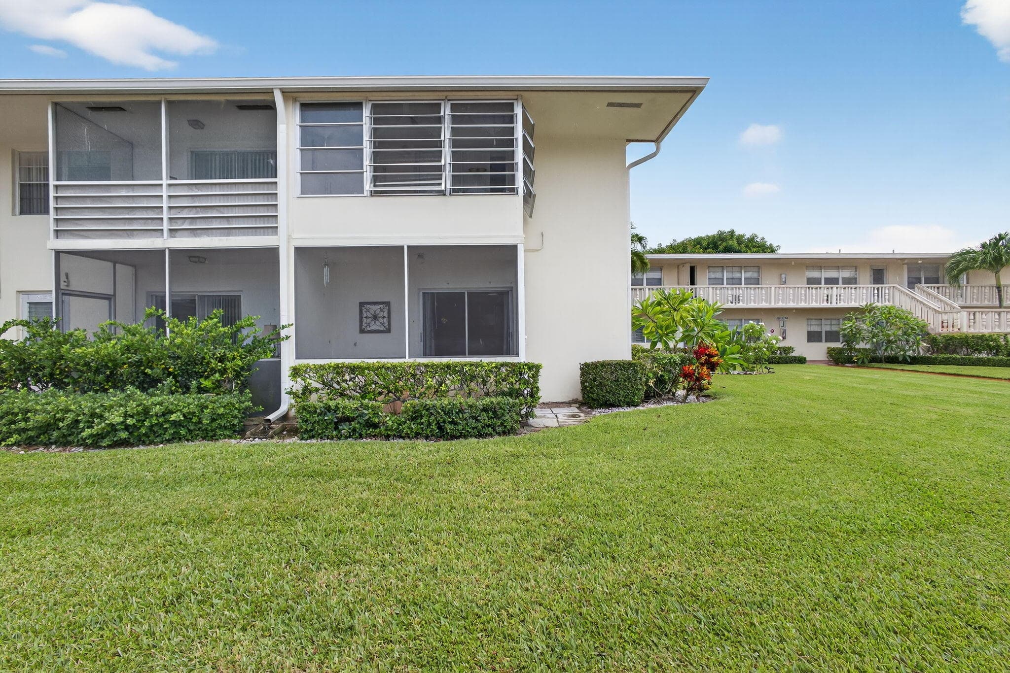 221 Coventry J, West Palm Beach, FL 33417 — photo 31 of 52