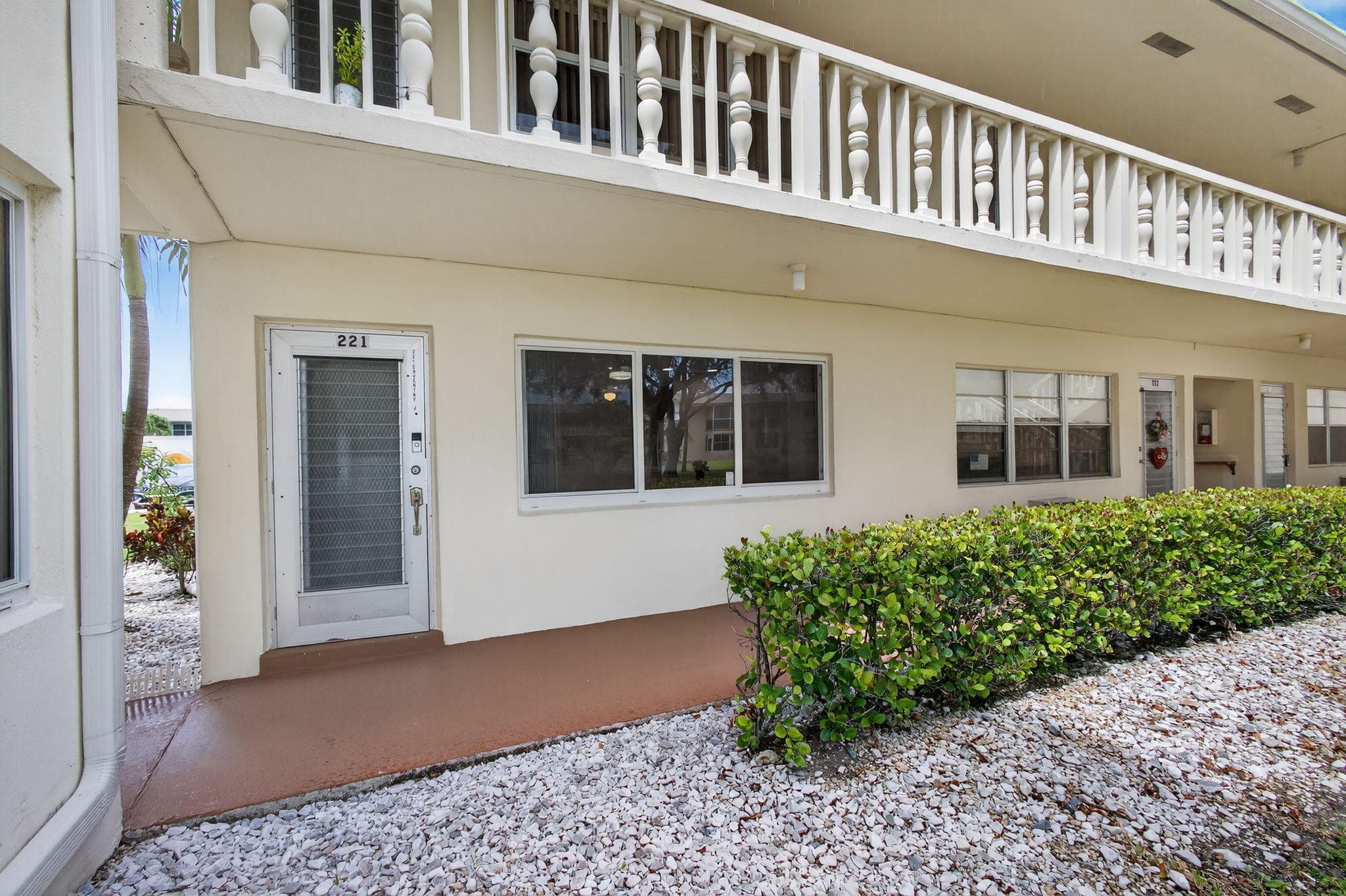 221 Coventry J, West Palm Beach, FL 33417 — photo 28 of 52