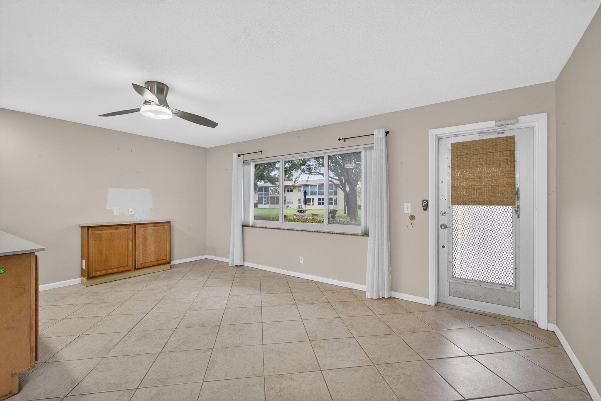 221 Coventry J, West Palm Beach, FL 33417 — photo 9 of 52