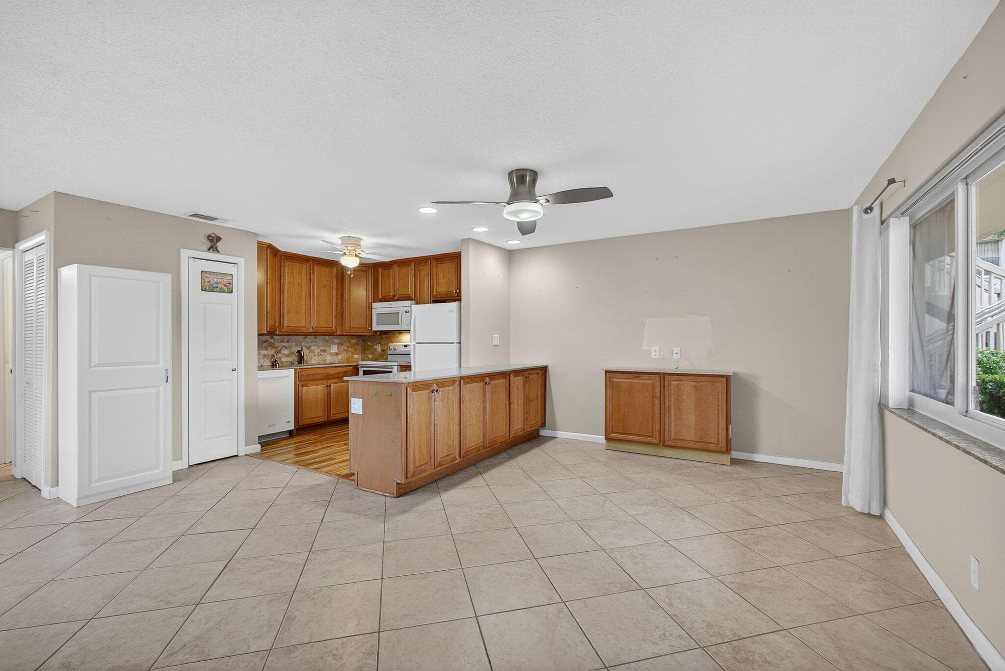 221 Coventry J, West Palm Beach, FL 33417 — photo 1 of 52