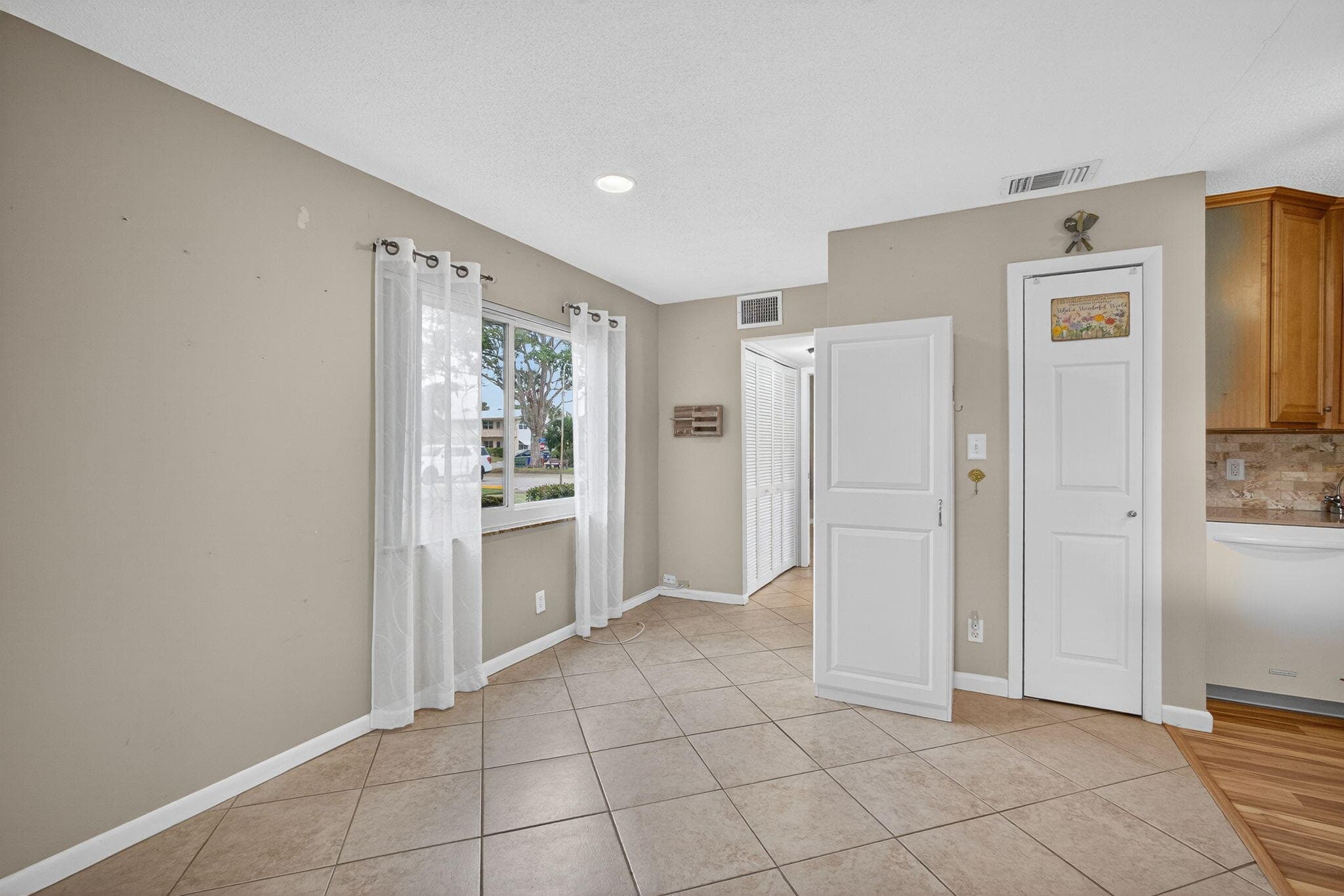 221 Coventry J, West Palm Beach, FL 33417 — photo 15 of 52