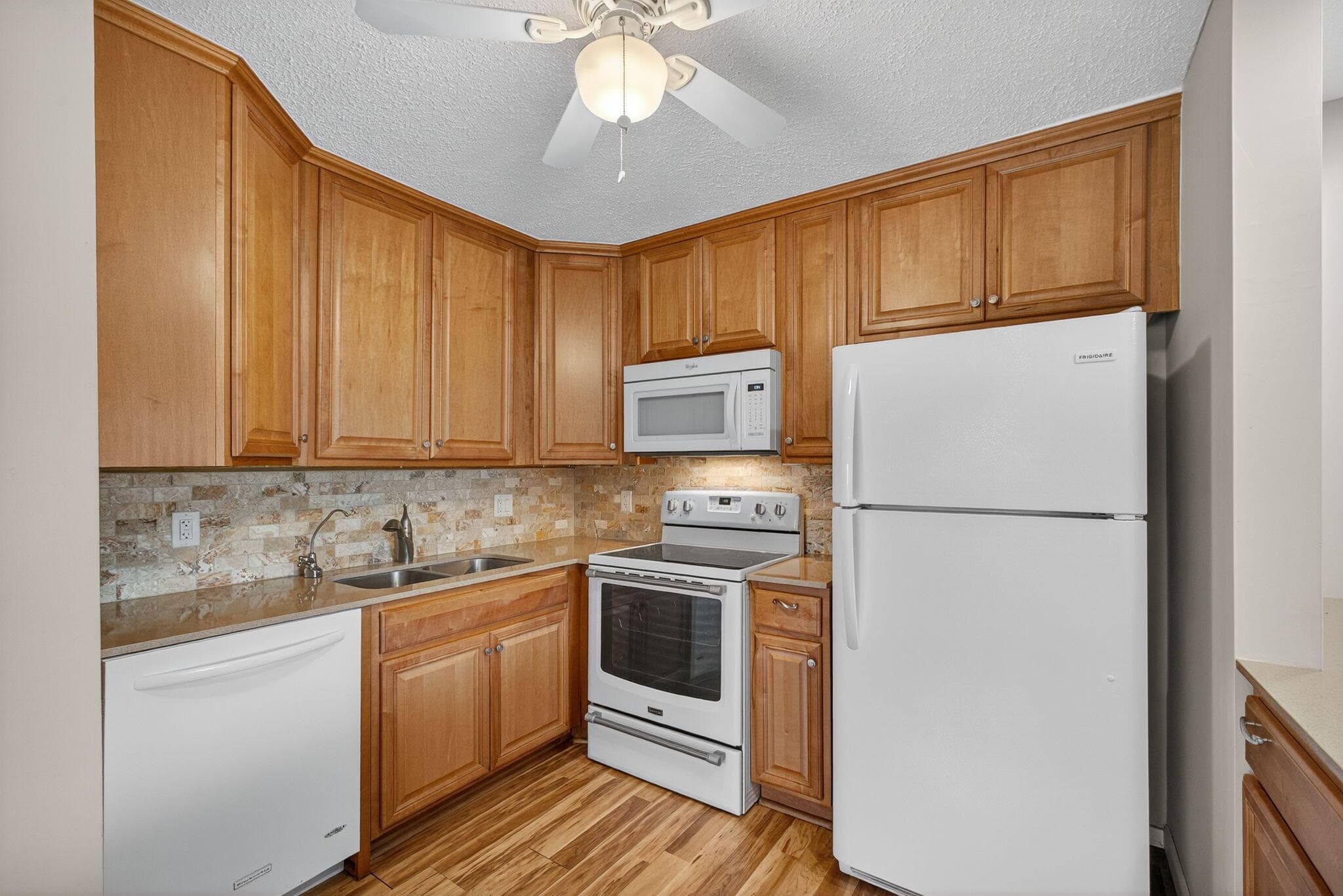 221 Coventry J, West Palm Beach, FL 33417 — photo 13 of 52