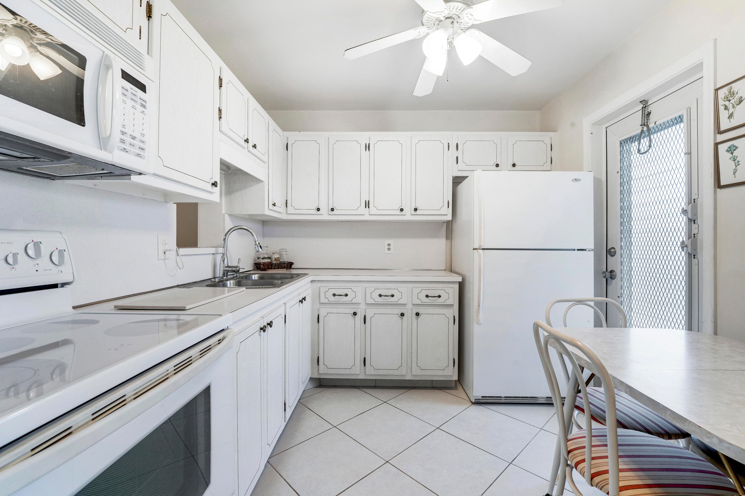 2132 NE 1st Way 201, Boynton Beach, FL 33435 — photo 4 of 25
