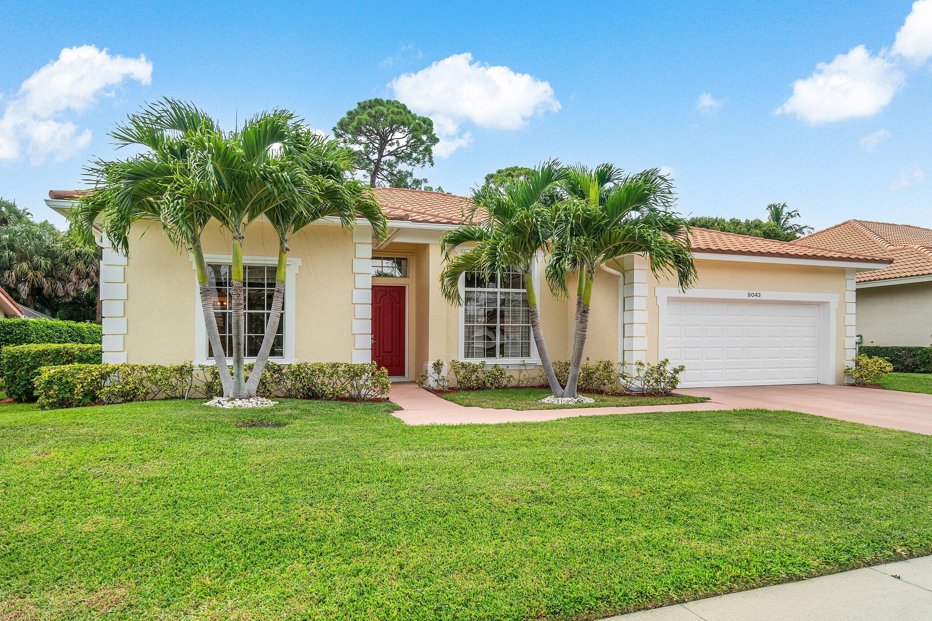 9043 Cypress Hollow Drive, Palm Beach Gardens, FL 33418 — photo 3 of 38