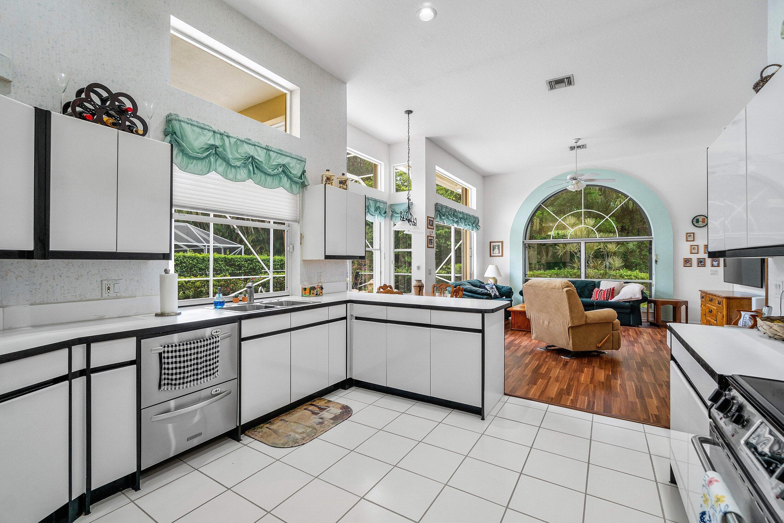 9043 Cypress Hollow Drive, Palm Beach Gardens, FL 33418 — photo 13 of 38