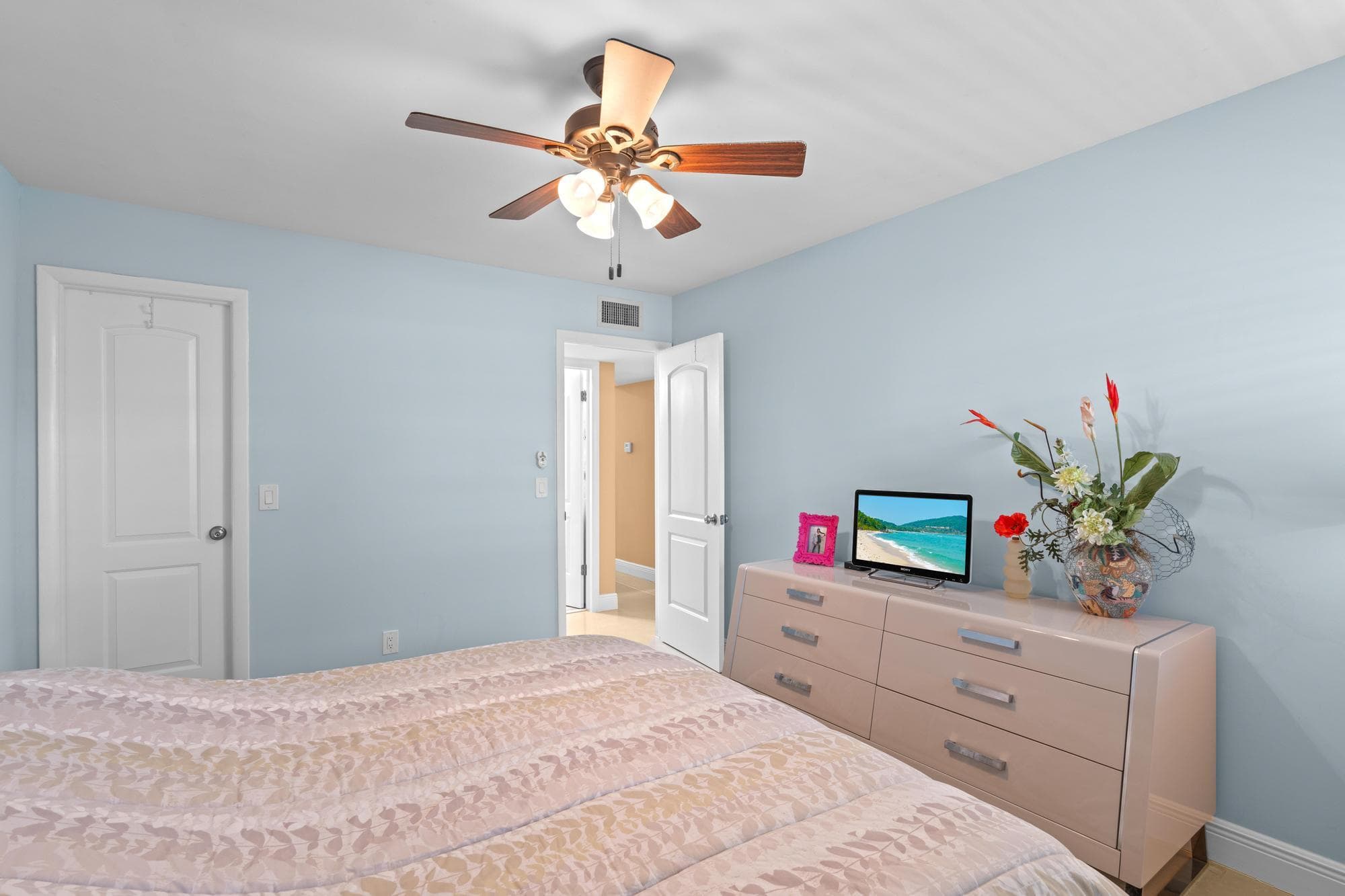 480 Flanders J, Delray Beach, FL 33484 — photo 16 of 45