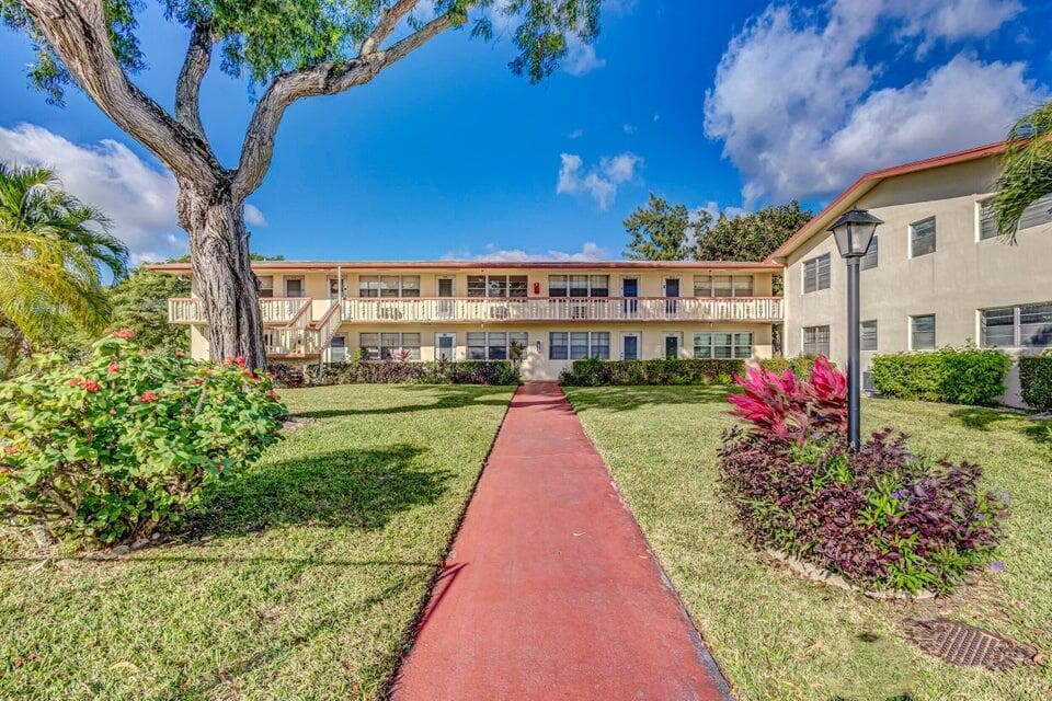 27 Camden B, West Palm Beach, FL 33417 — photo 22 of 34