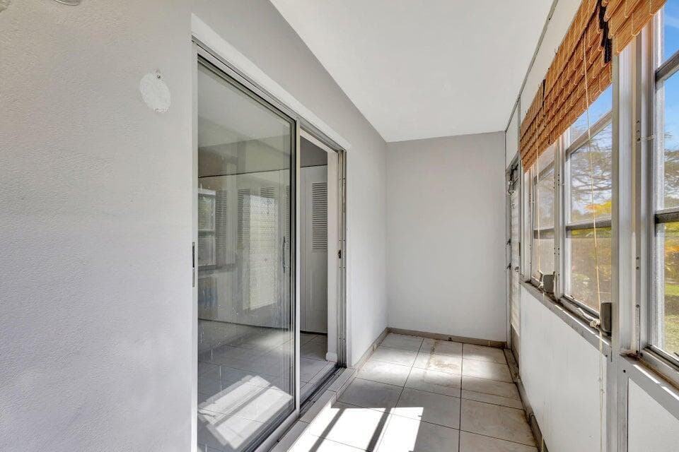 27 Camden B, West Palm Beach, FL 33417 — photo 16 of 34