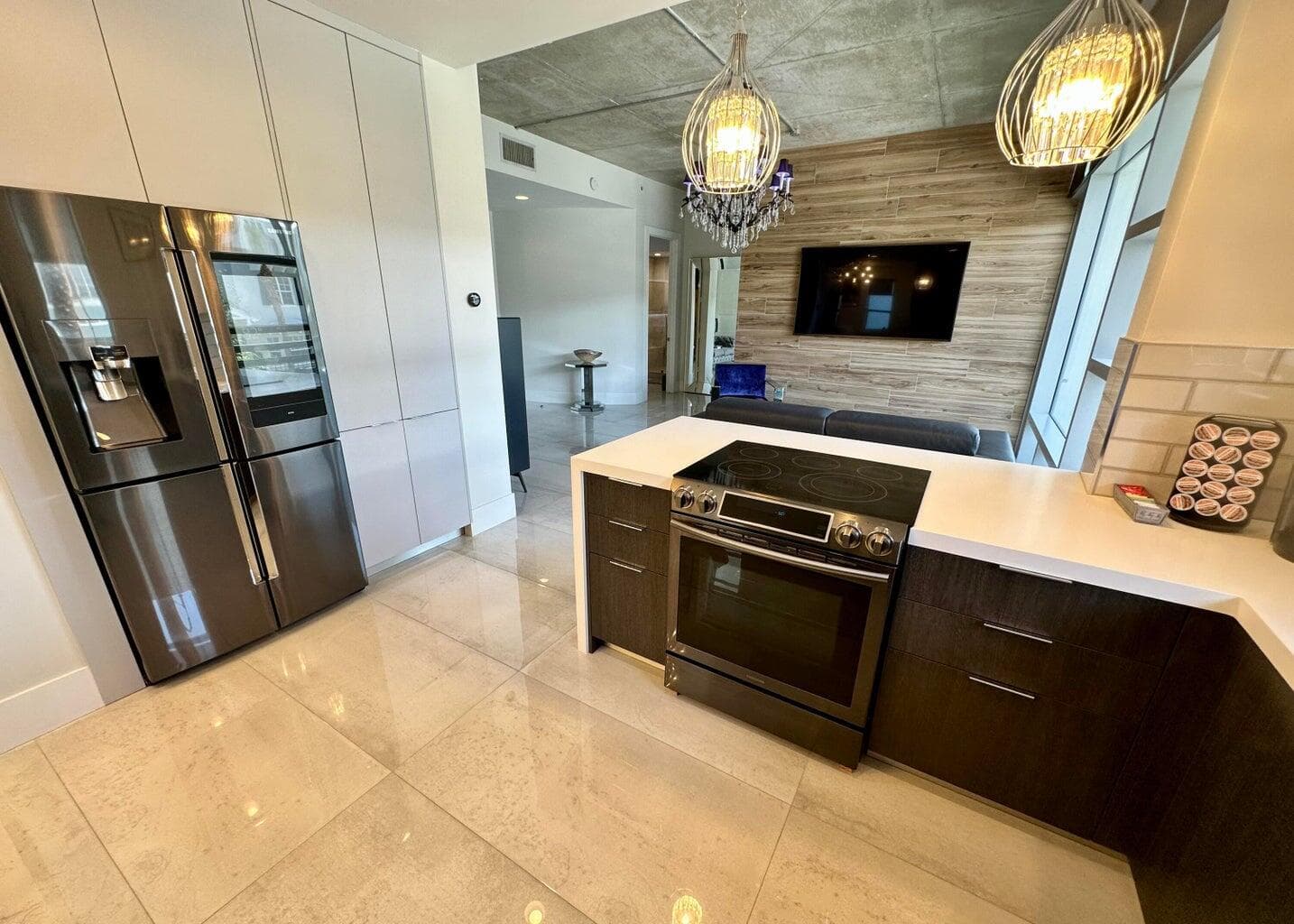 335 SE 6th Avenue 210, Delray Beach, FL 33483 — photo 7 of 33