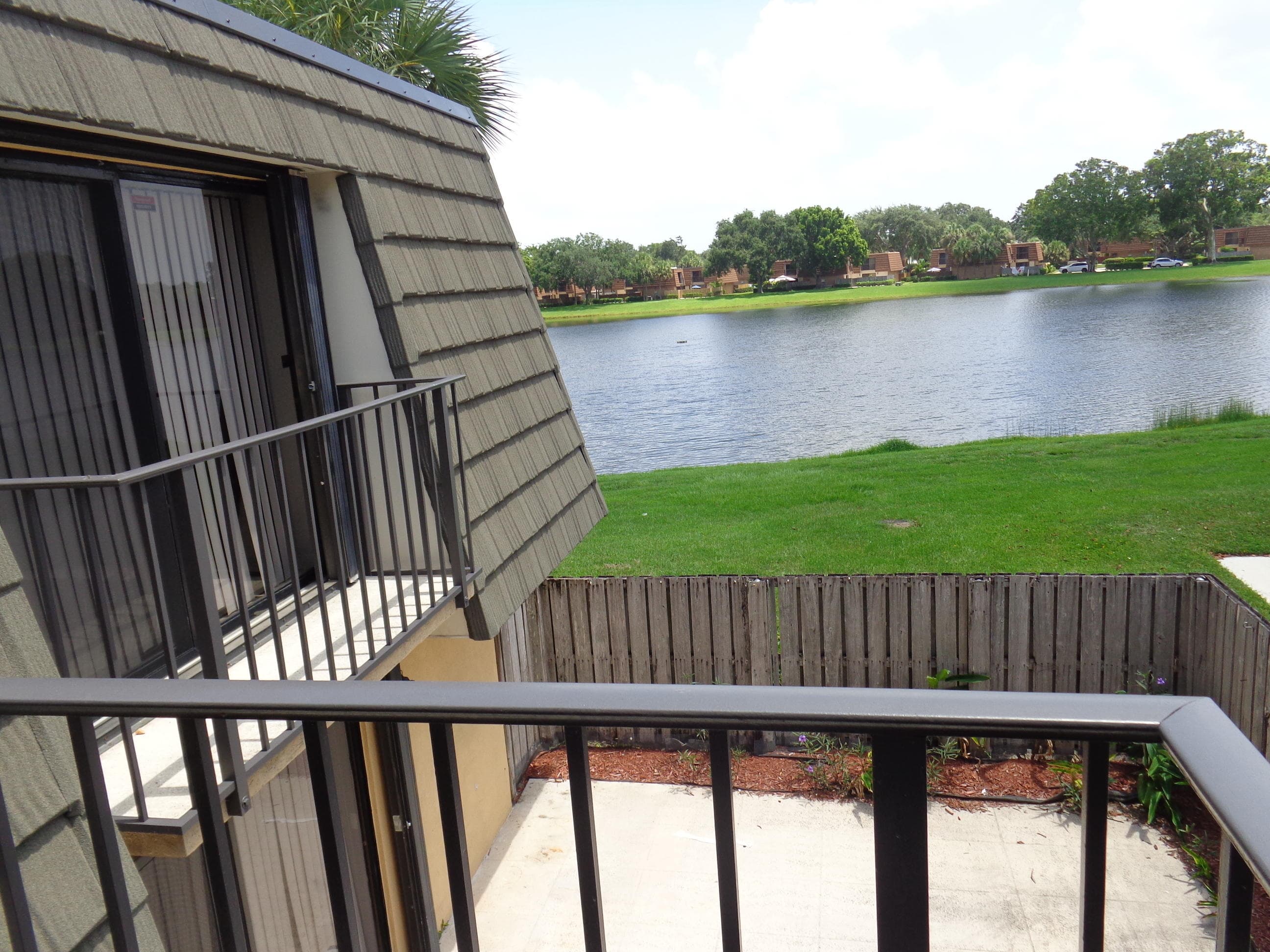 1015 10th Way 1015, West Palm Beach, FL 33407 — photo 3 of 30