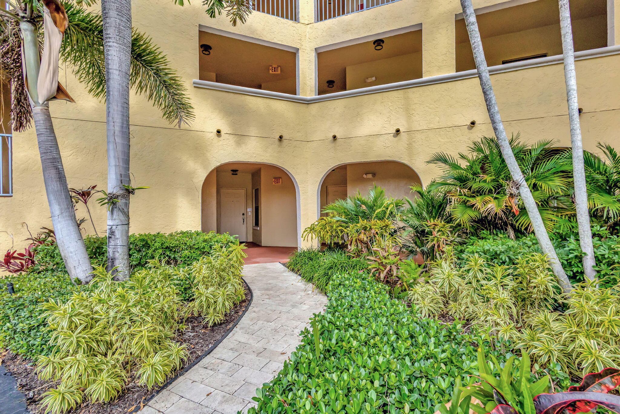 300 Uno Lago Drive 101, Juno Beach, FL 33408 — photo 4 of 48