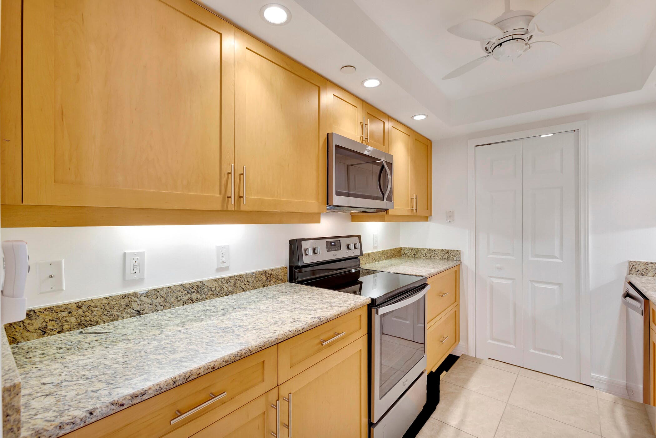 3000 N Ocean Drive 22 G, Singer Island, FL 33404 — photo 10 of 57