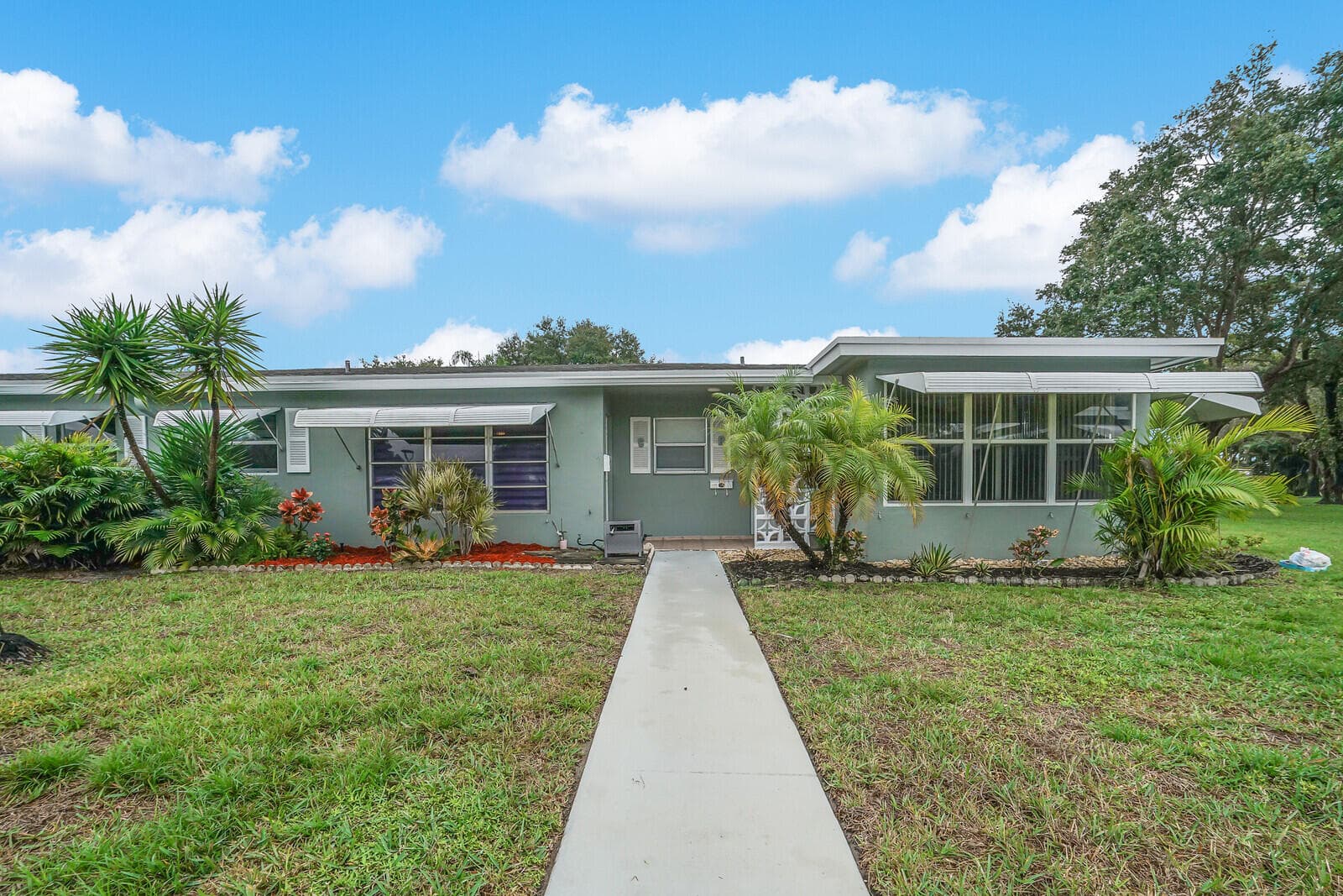 902 South Drive C, Delray Beach, FL 33445 — photo 2 of 26