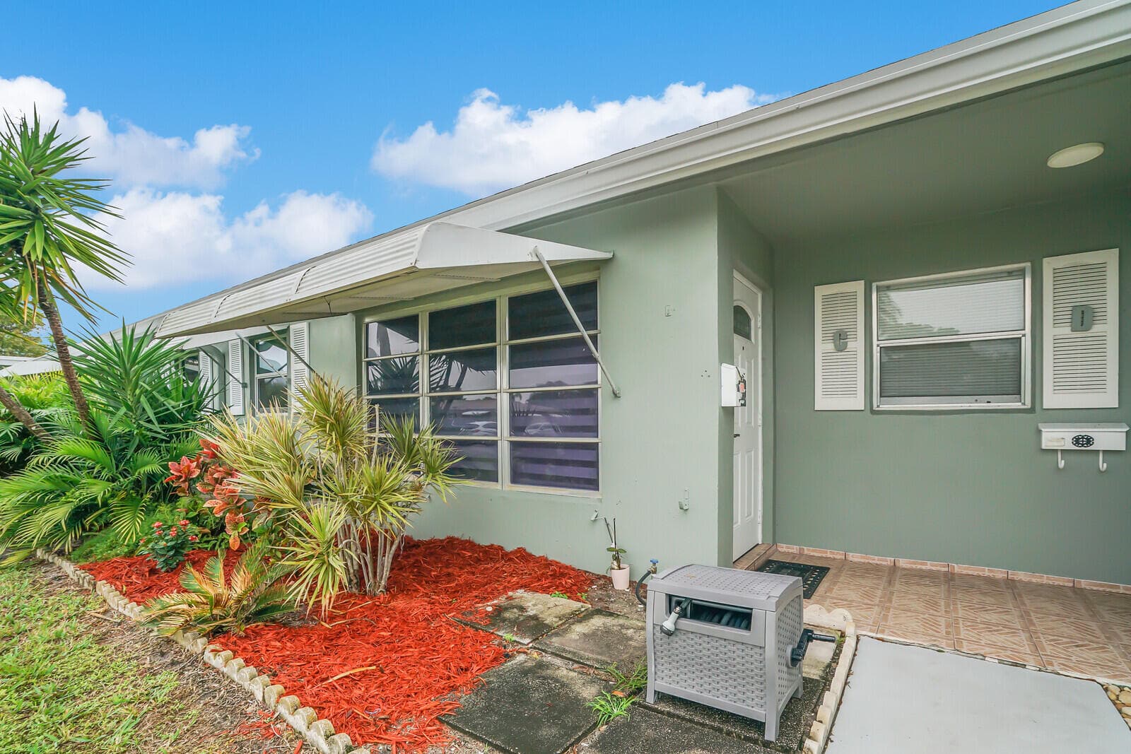 902 South Drive C, Delray Beach, FL 33445 — photo 1 of 26