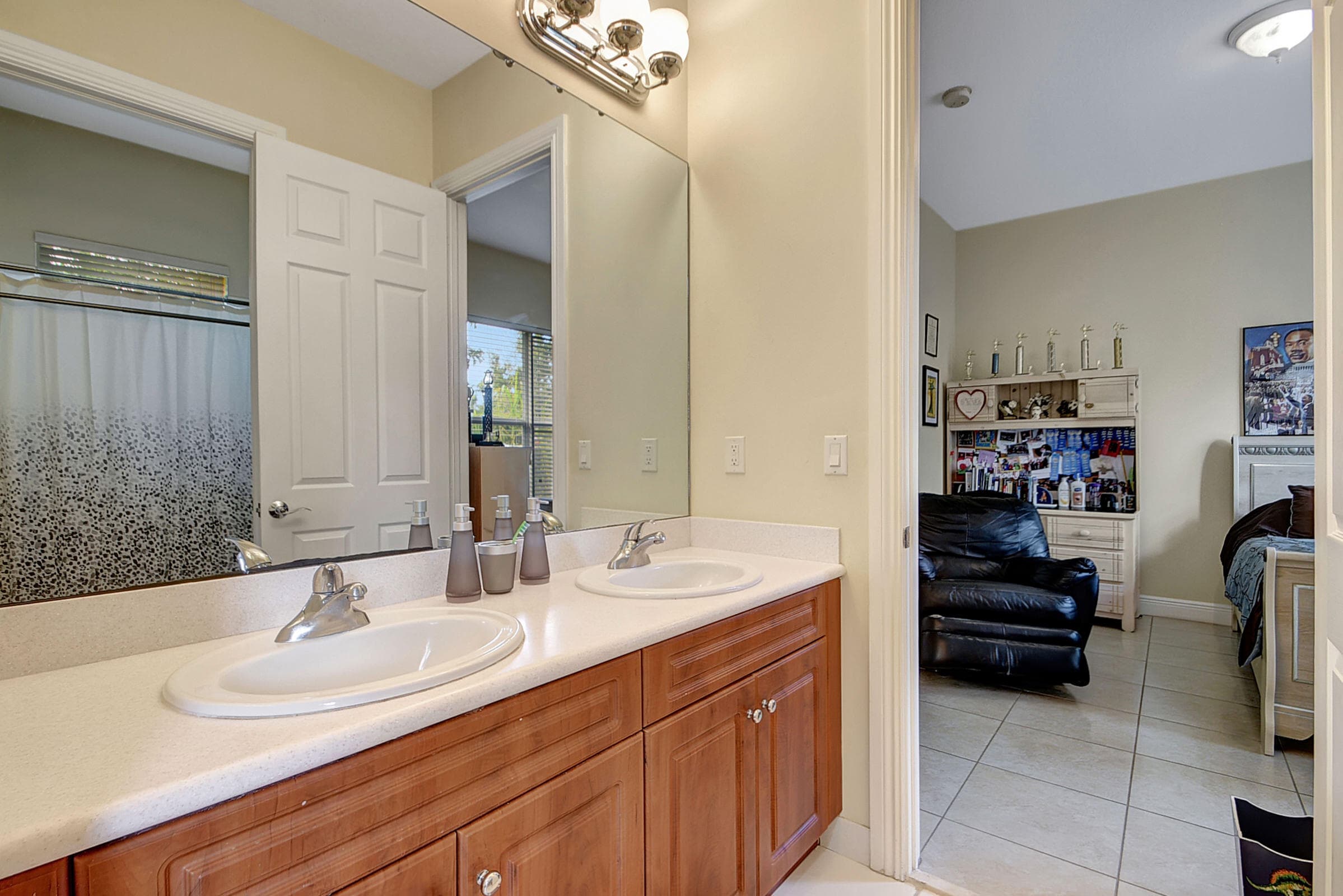 8123 Woodslanding Trail, West Palm Beach, FL 33411 — photo 25 of 48