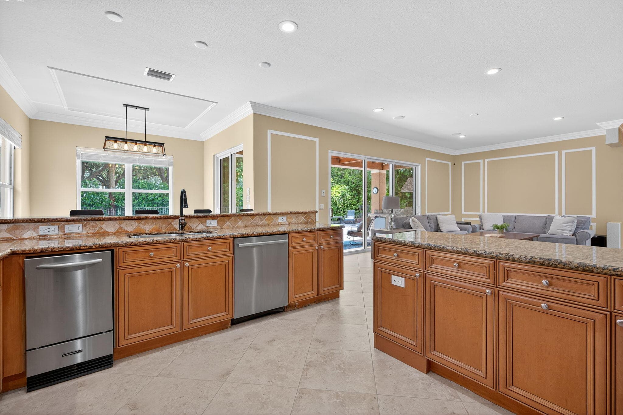 247 Sedona Way, Palm Beach Gardens, FL 33418 — photo 16 of 85
