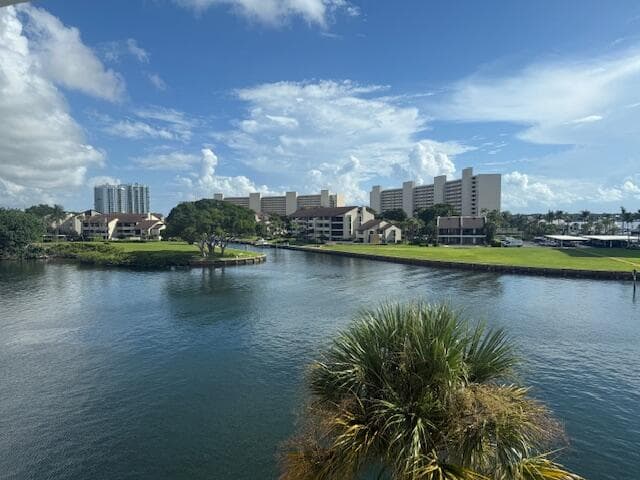20 Yacht Club Drive 403, North Palm Beach, FL 33408 — photo 4 of 28