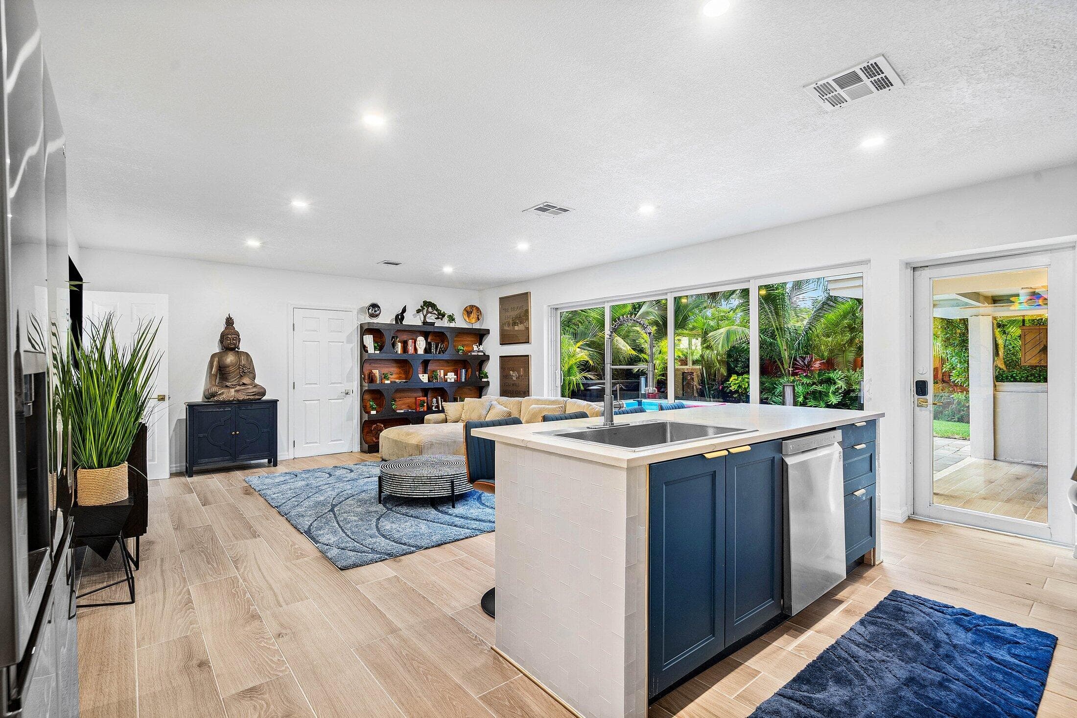 2041 NE 30th Street, Fort Lauderdale, FL 33306 — photo 4 of 43