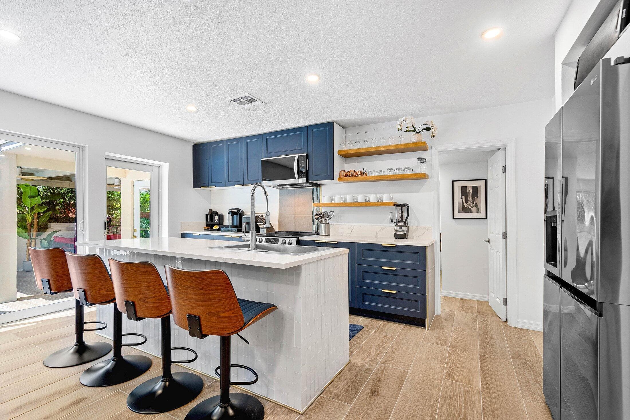 2041 NE 30th Street, Fort Lauderdale, FL 33306 — photo 8 of 43