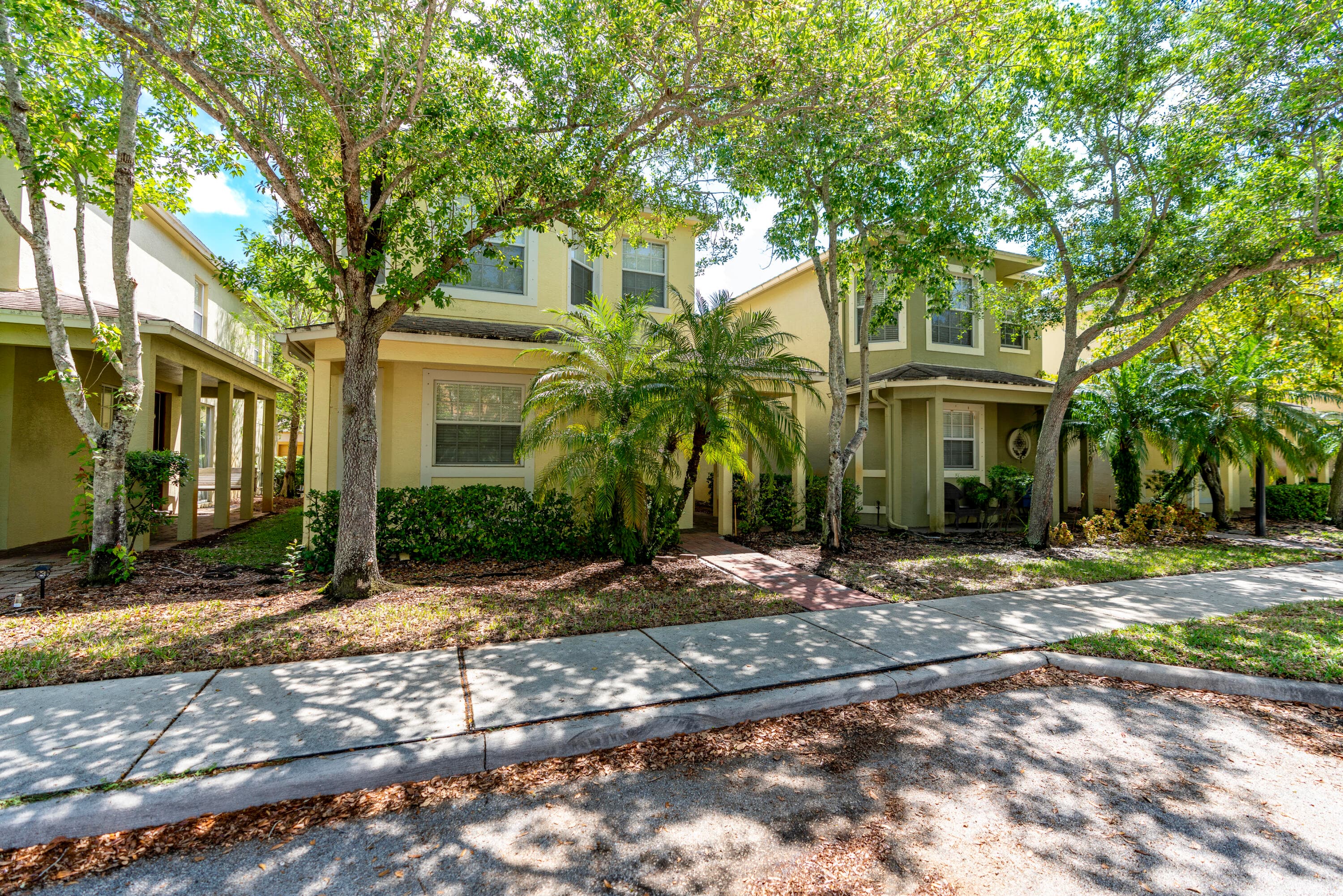 2558 SE Pineland Drive, Port St. Lucie, FL 34952 — photo 4 of 37