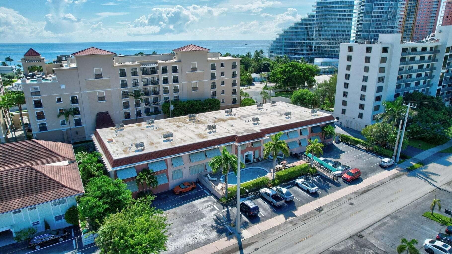 2400 NE 33rd Avenue 211, Fort Lauderdale, FL 33305 — photo 3 of 40