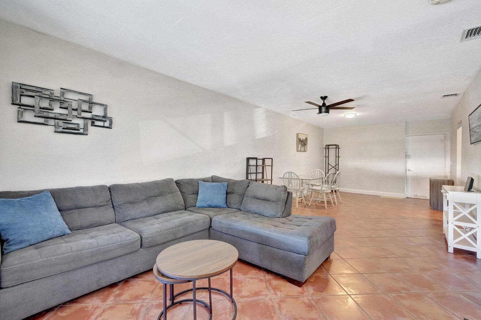 2400 NE 33rd Avenue 211, Fort Lauderdale, FL 33305 — photo 10 of 40