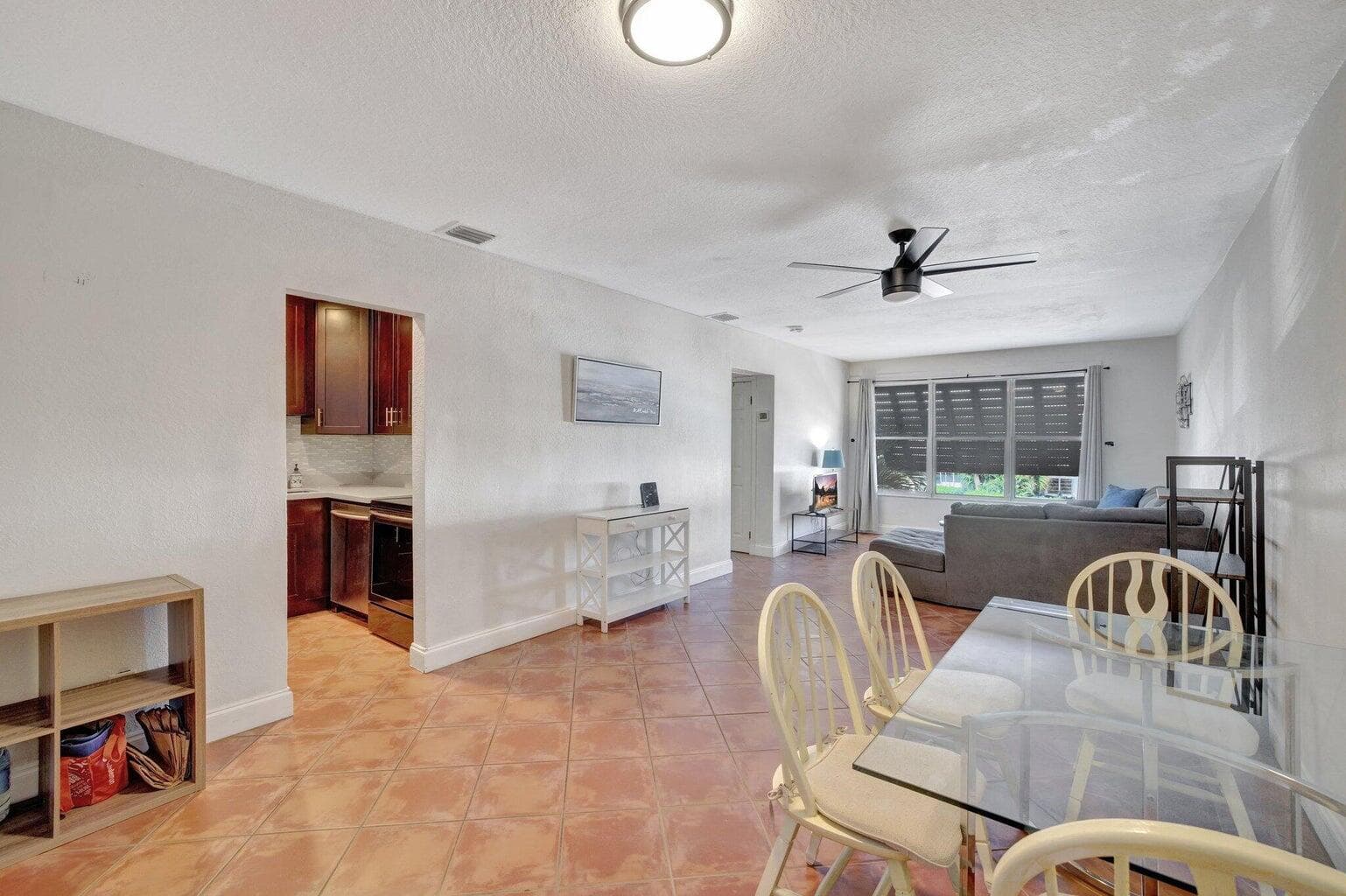 2400 NE 33rd Avenue 211, Fort Lauderdale, FL 33305 — photo 7 of 40