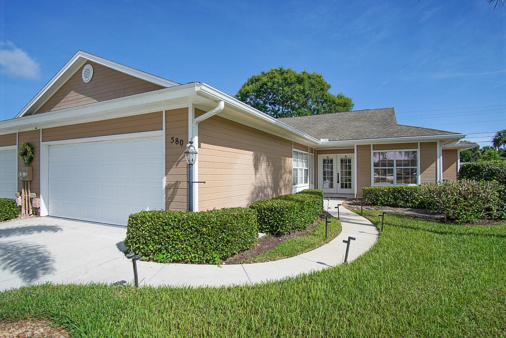 580 W Pointe Court SW, Vero Beach, FL 32962 — photo 1 of 35