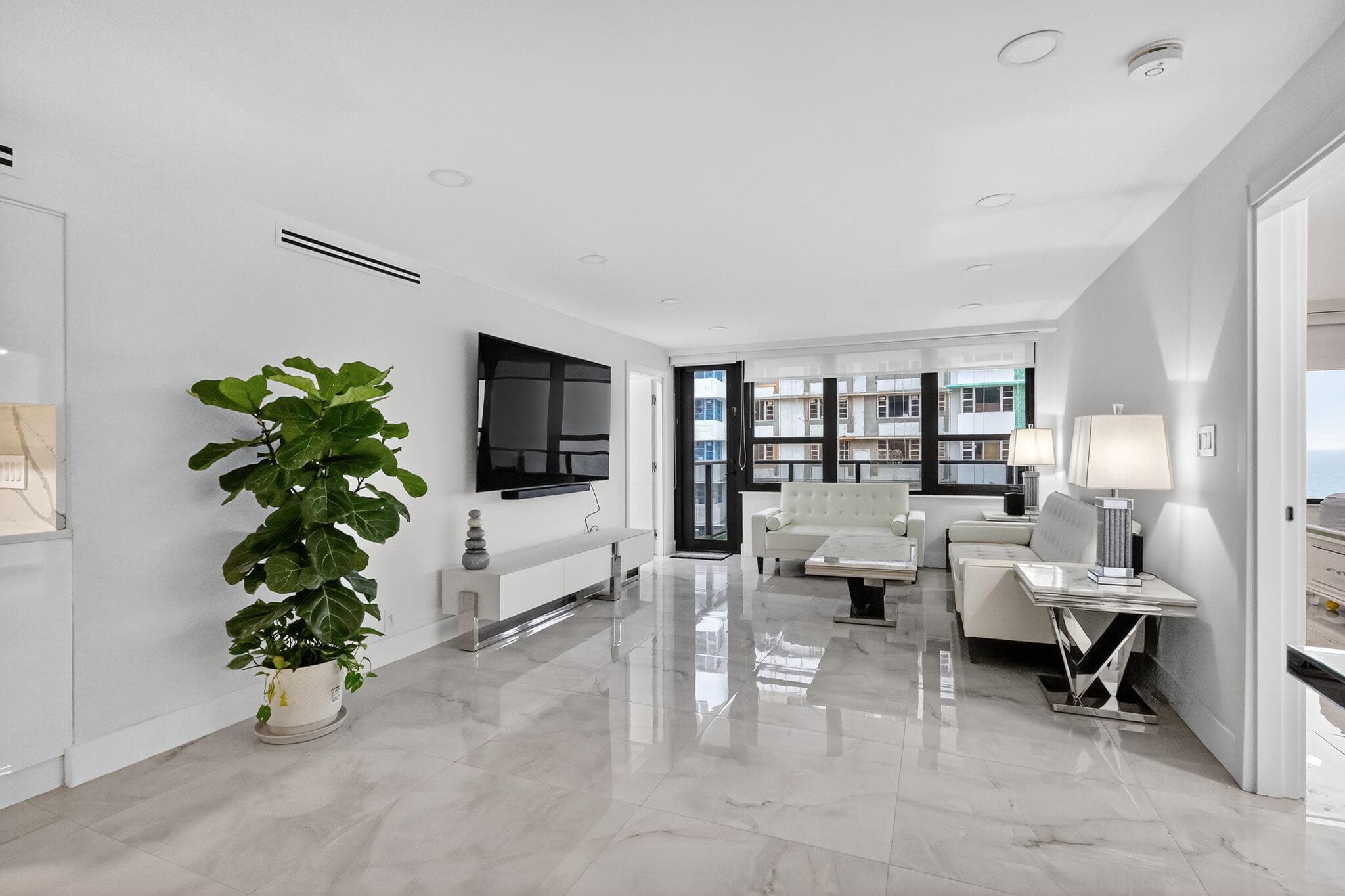 5225 Collins Avenue 1408, Miami Beach, FL 33140 — photo 2 of 37