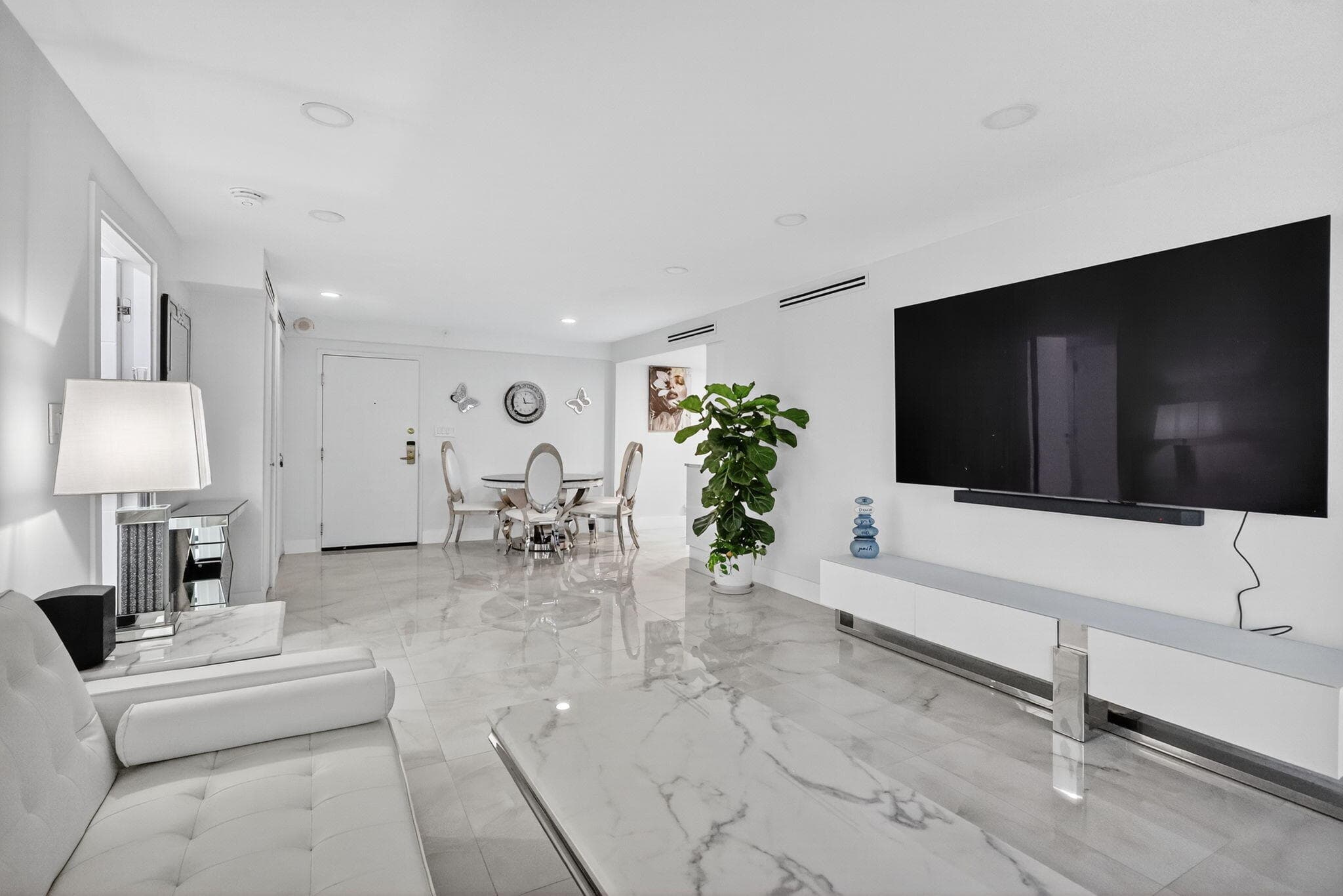 5225 Collins Avenue 1408, Miami Beach, FL 33140 — photo 1 of 37