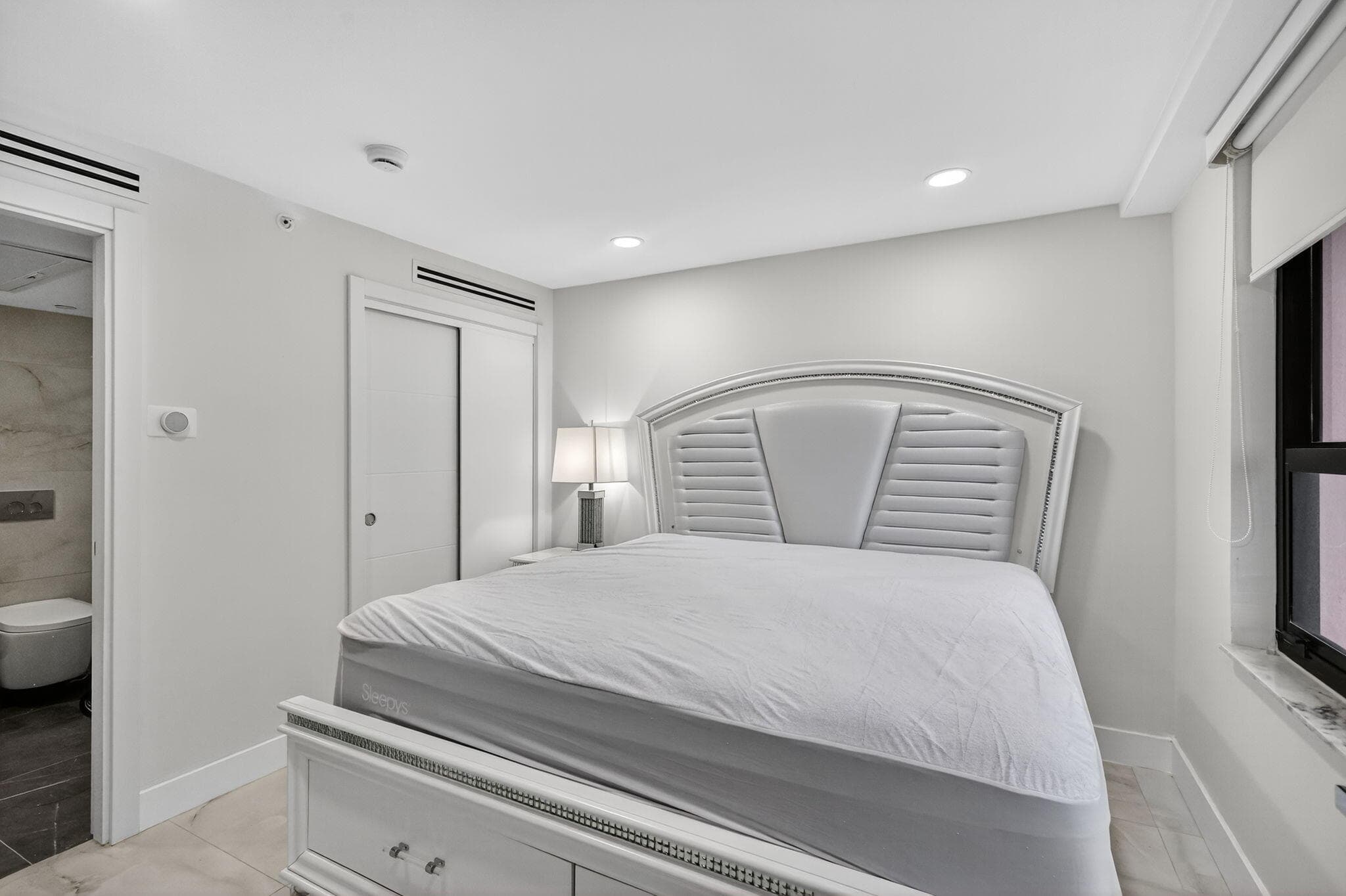 5225 Collins Avenue 1408, Miami Beach, FL 33140 — photo 15 of 37