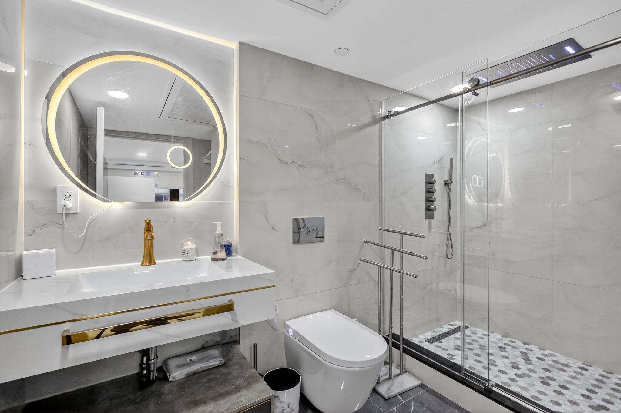 5225 Collins Avenue 1408, Miami Beach, FL 33140 — photo 18 of 37