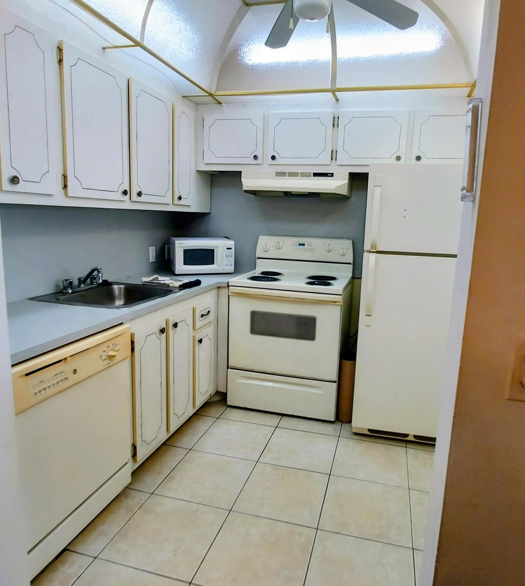 160 Preston D 160, Boca Raton, FL 33434 — photo 7 of 33