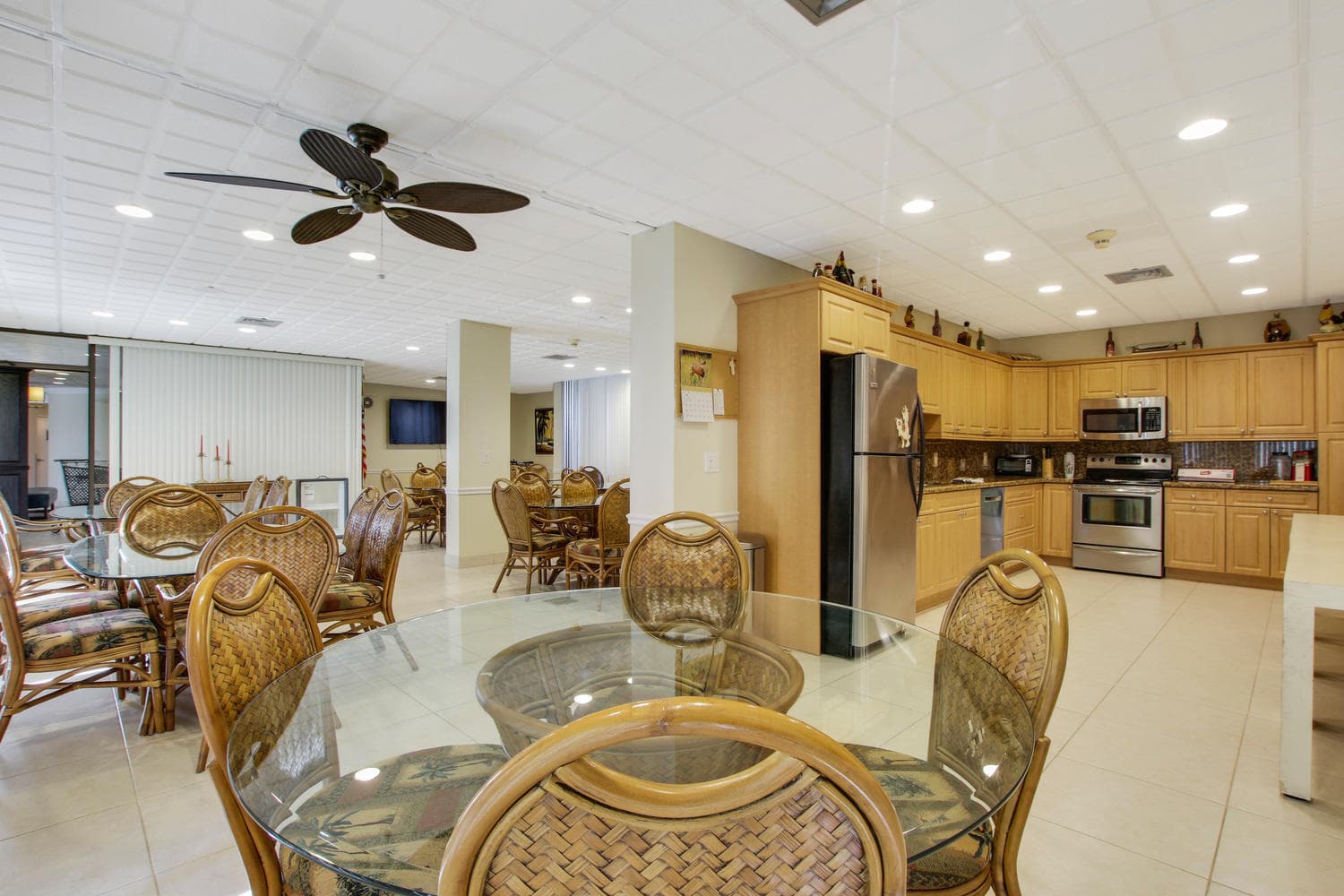 336 Golfview Road 1016, North Palm Beach, FL 33408 — photo 38 of 58